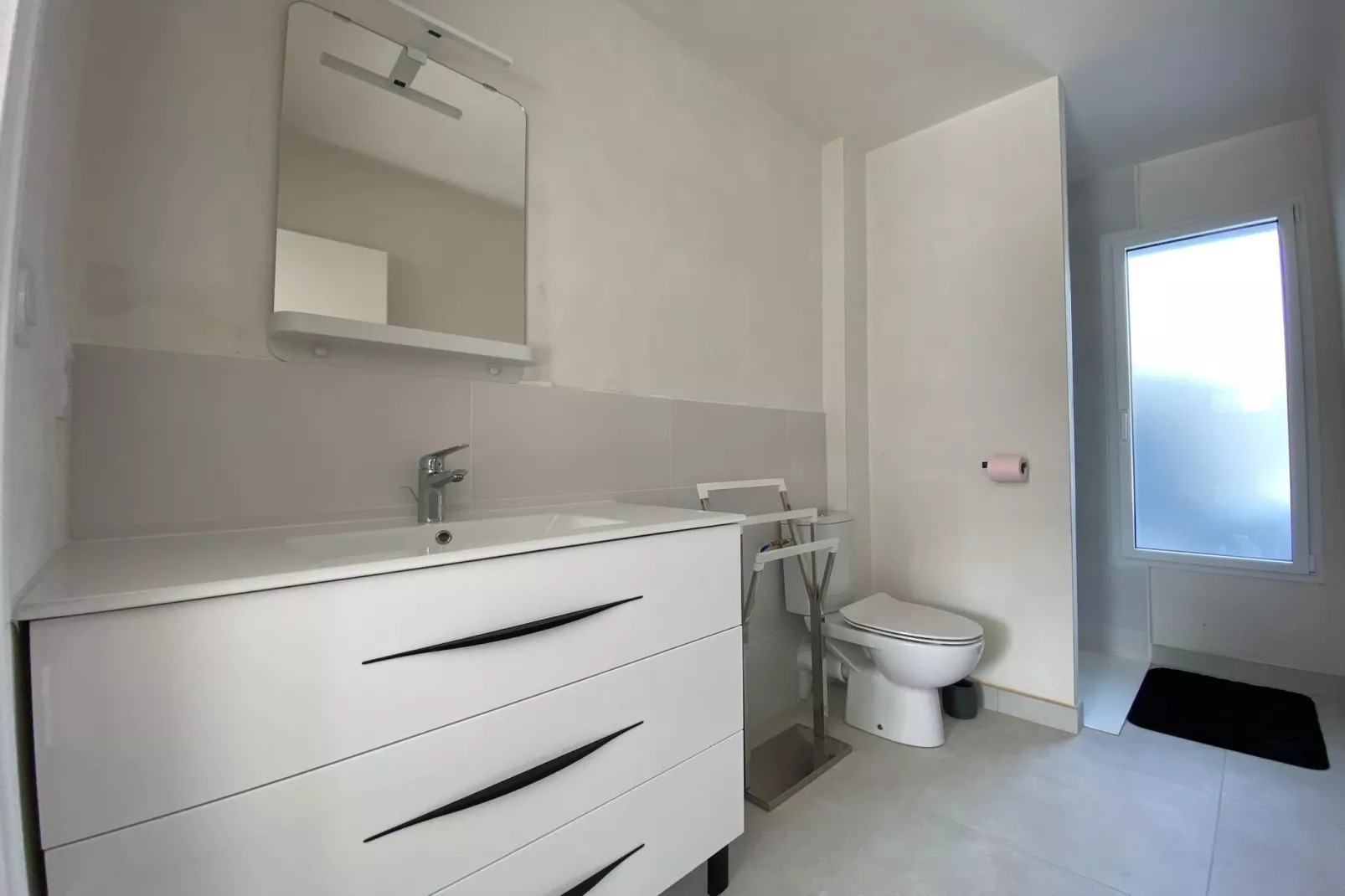 Charmant appartement indépendant-Badkamer