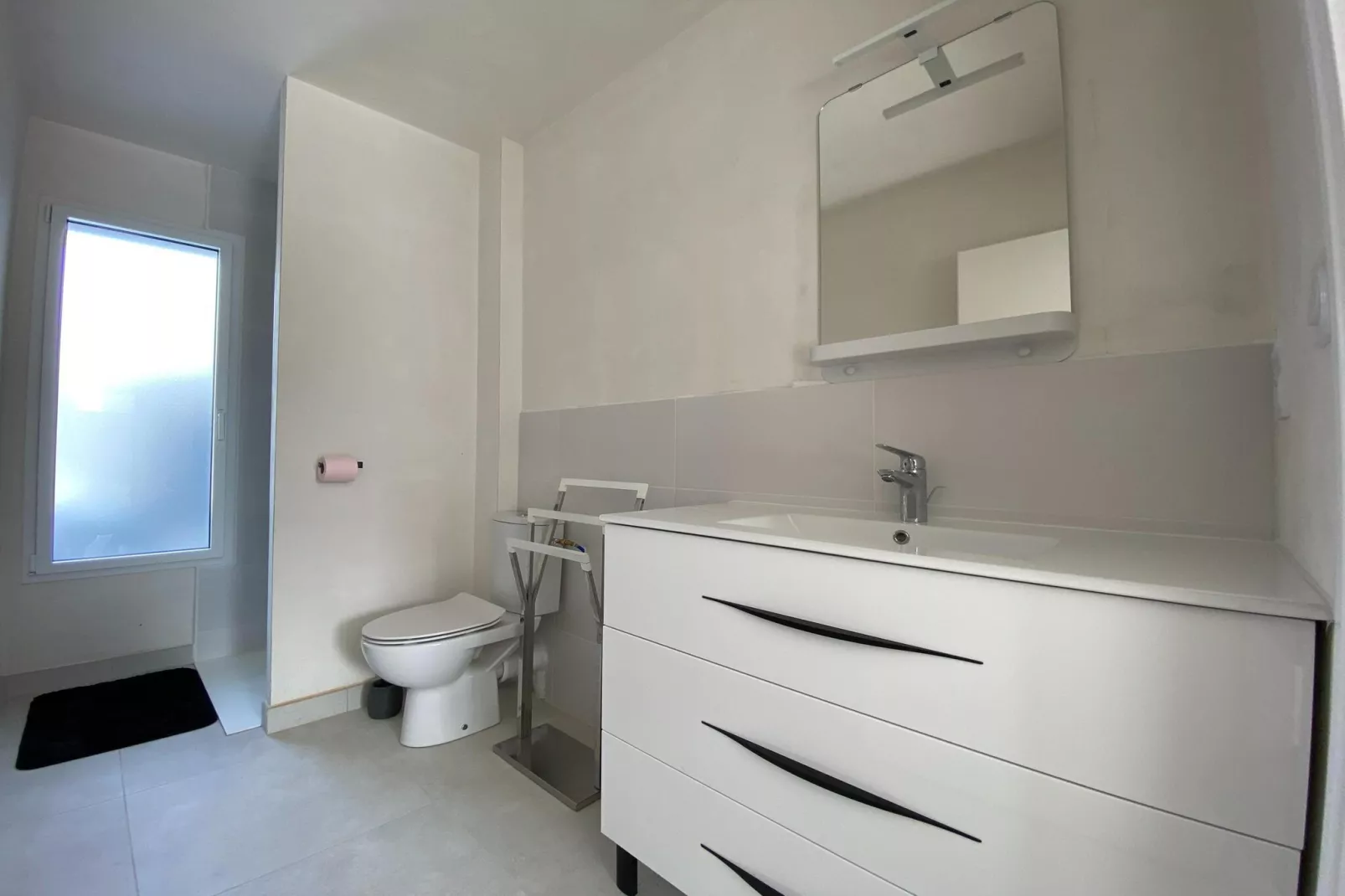 Charmant appartement indépendant-Badkamer