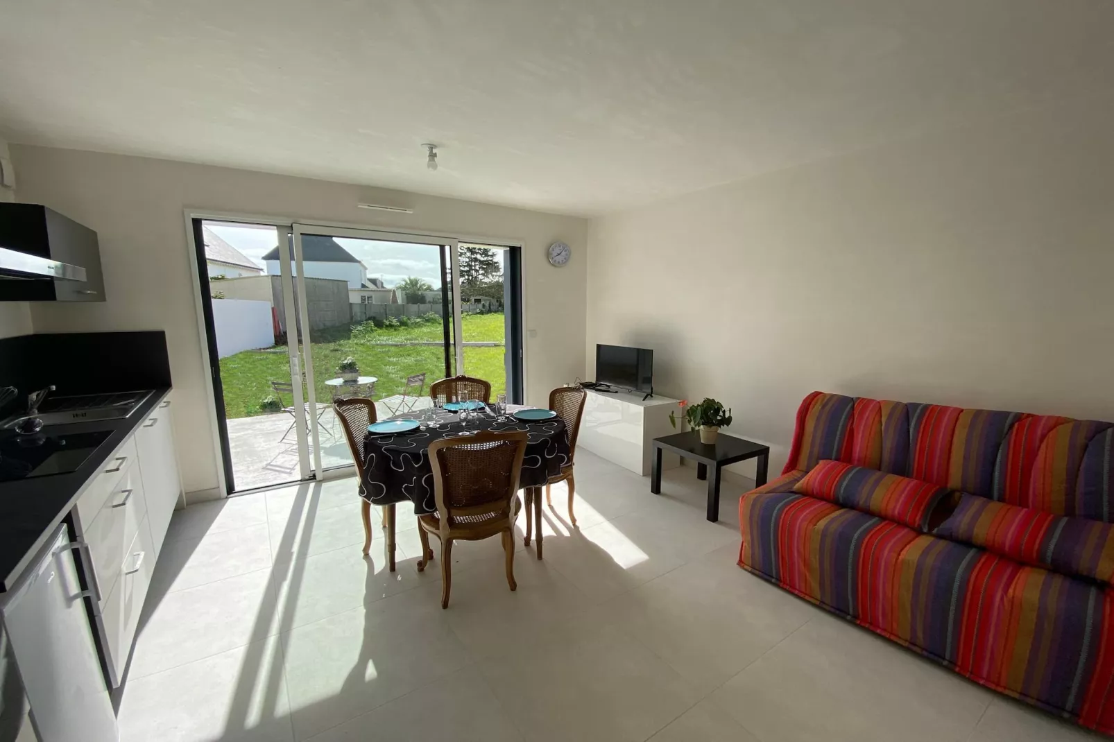 Charmant appartement indépendant-Binnen