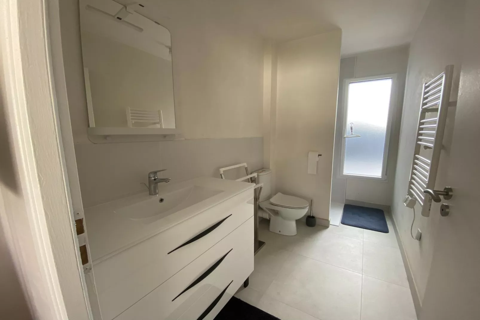 Charmant appartement indépendant-Badkamer