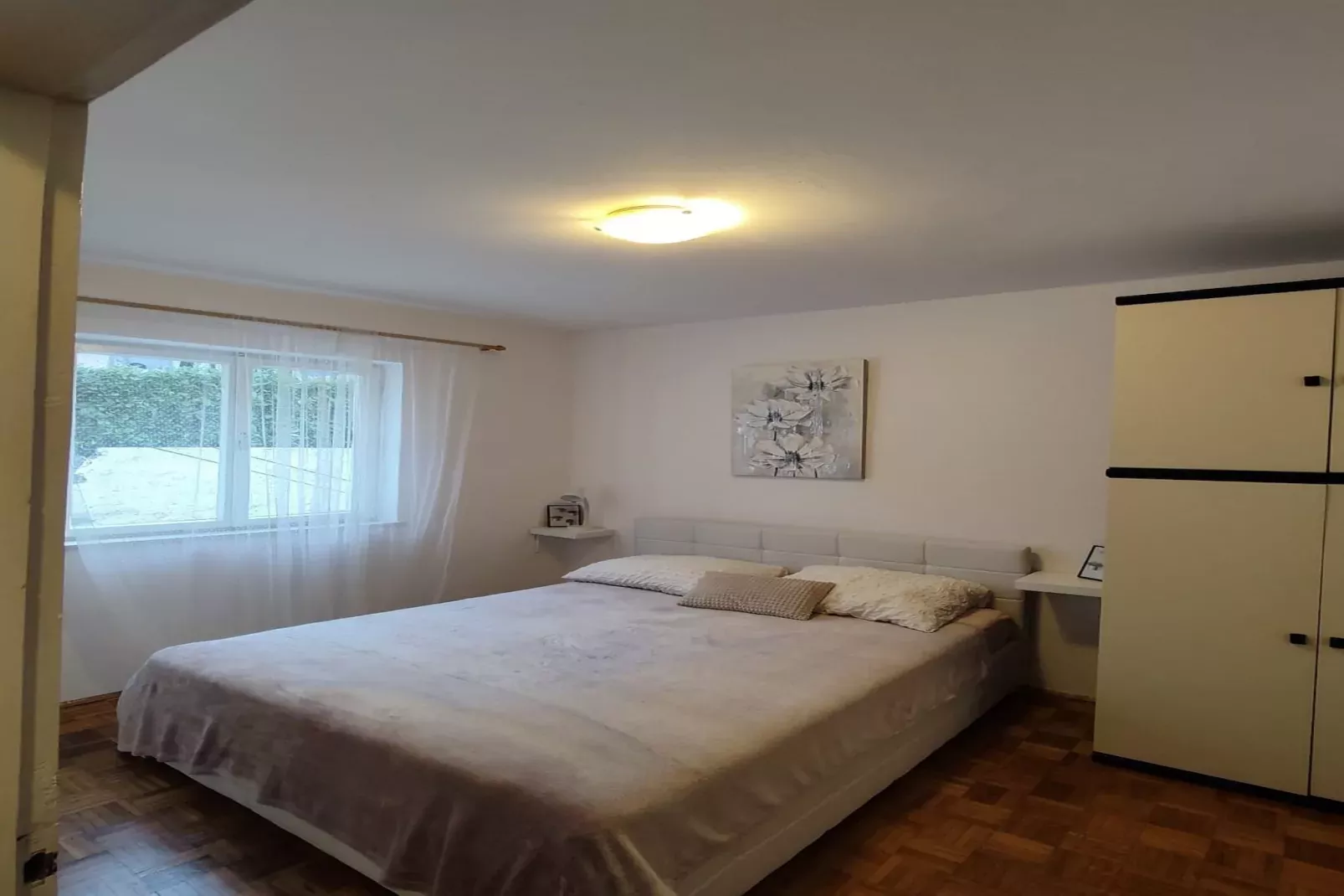 Apartment Angelina - Three Bedroom Apartment with Balcony and Sea View-Slaapkamer