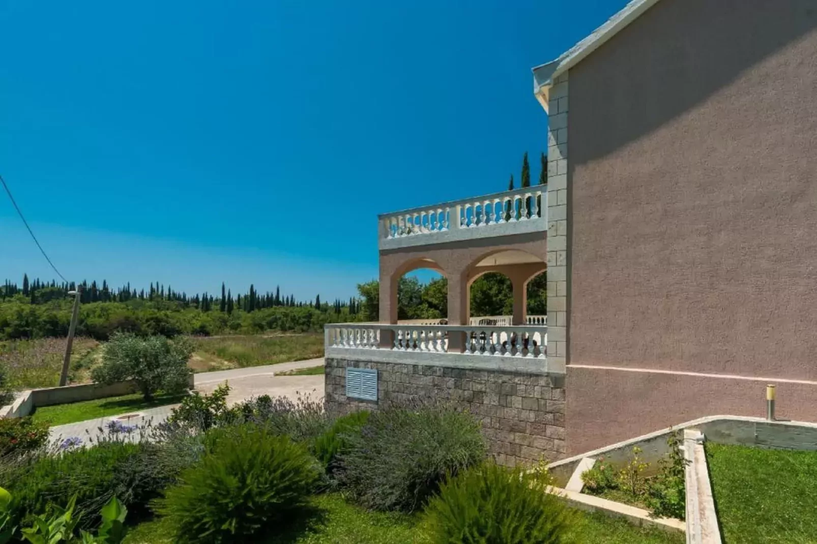 Apartments Villa Harmonia - One-Bedroom Apartment with Patio and Shared Pool-Buitenlucht