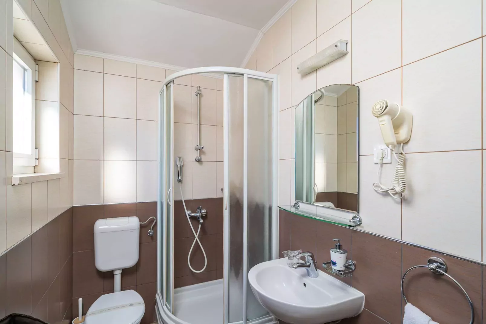 Apartments Senjo - One Bedroom Apartment with Balcony with Sea View (Apartman 1)-Badkamer