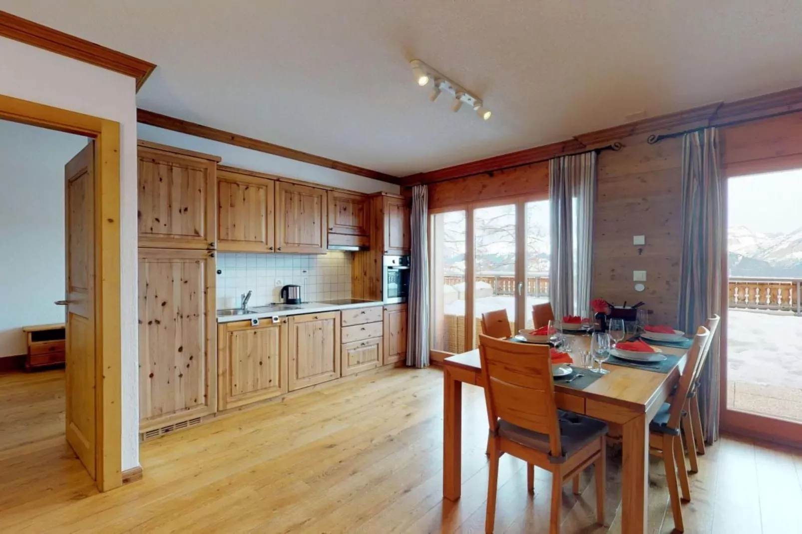 Hauts de Veysonnaz HV1 002 - SAUNA apartment 6 per-Eetkamer