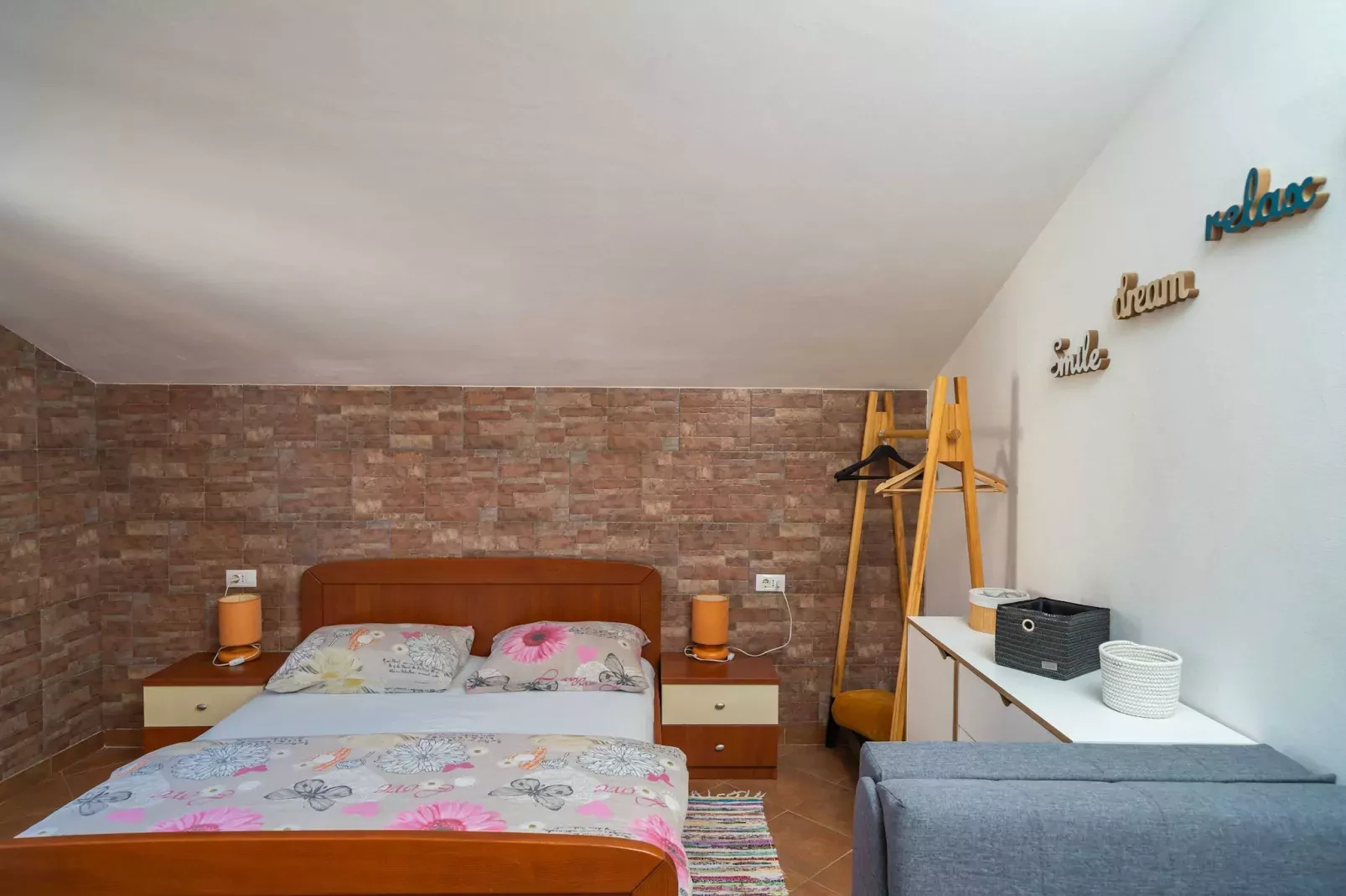 Apartments Senjo - Studio Apartment with Balcony and Garden View (Apartman 5)-Slaapkamer