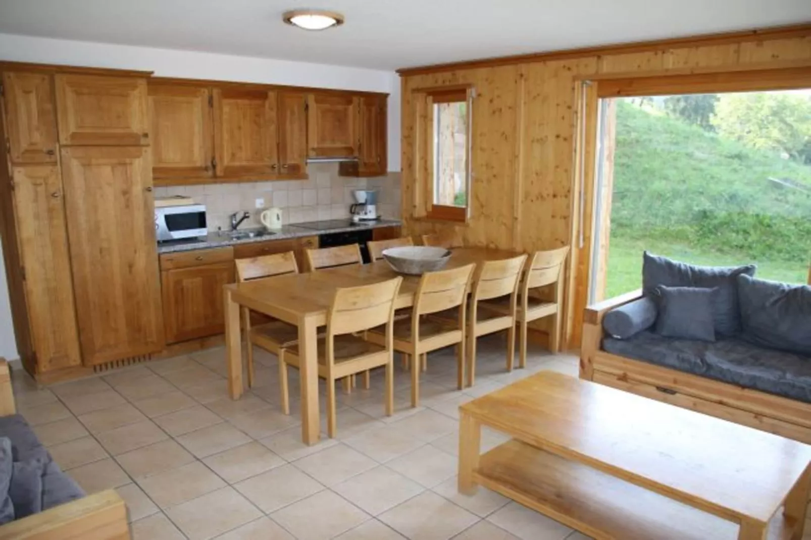 HCR 141 - COMFORTABLE apartment 8 pers-Eetkamer