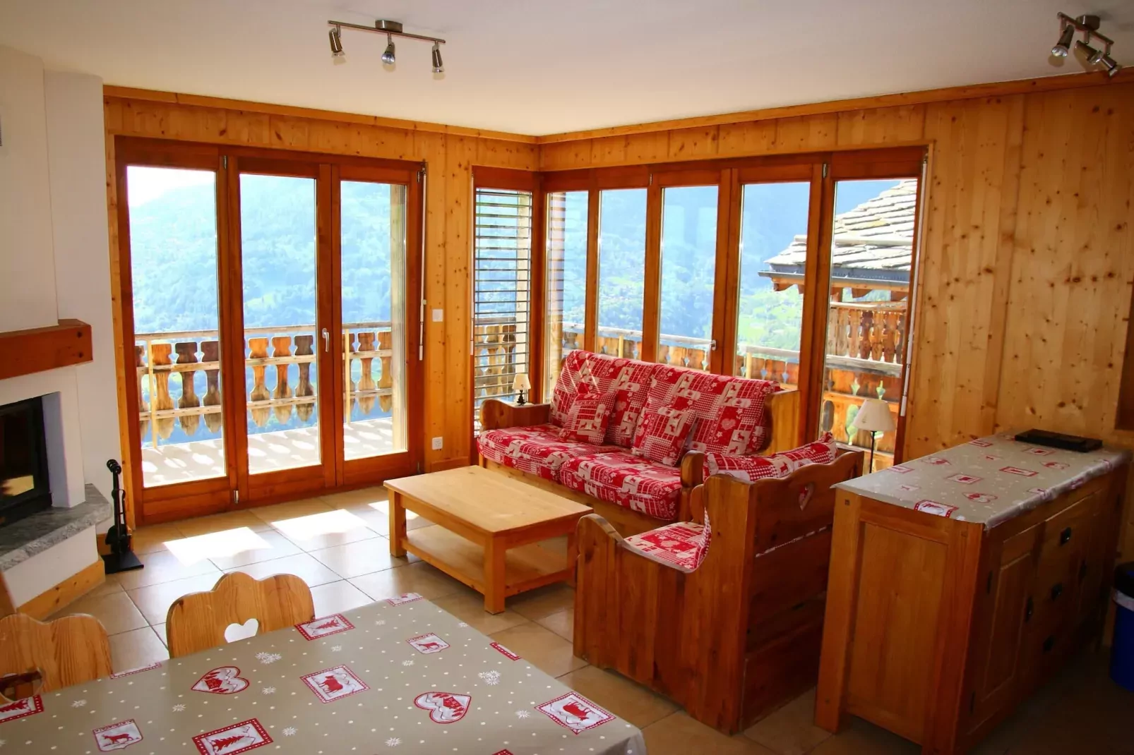 Balcons du Soleil Y3 322 -QUIET apartment 4 pers-Woonkamer