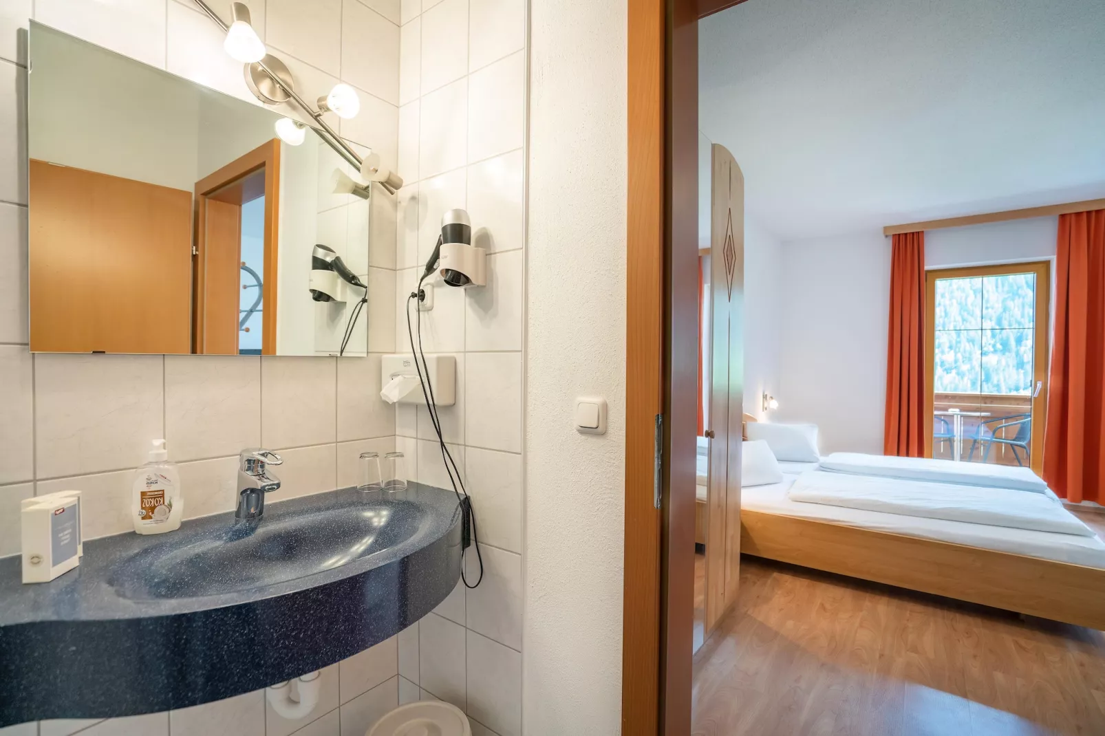Apartment 10-Badkamer