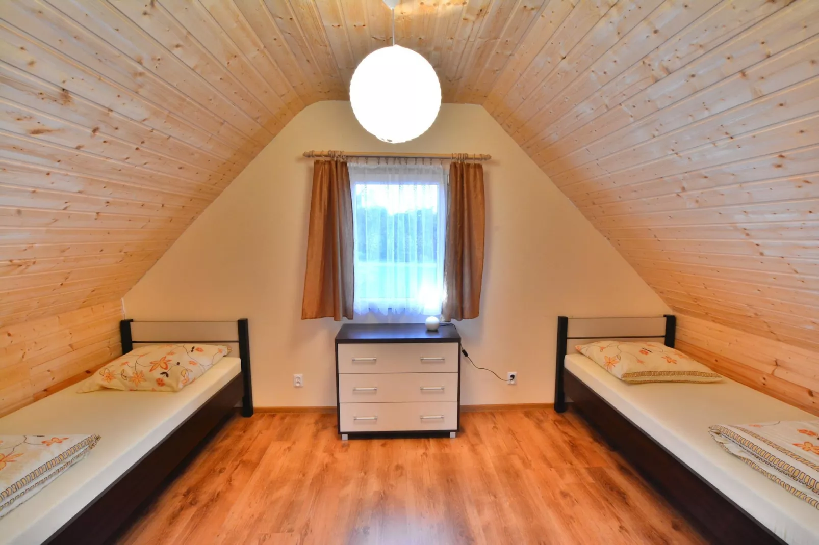 Domki Letniskowe dla 2 osób Ustronie Morskie-Slaapkamer