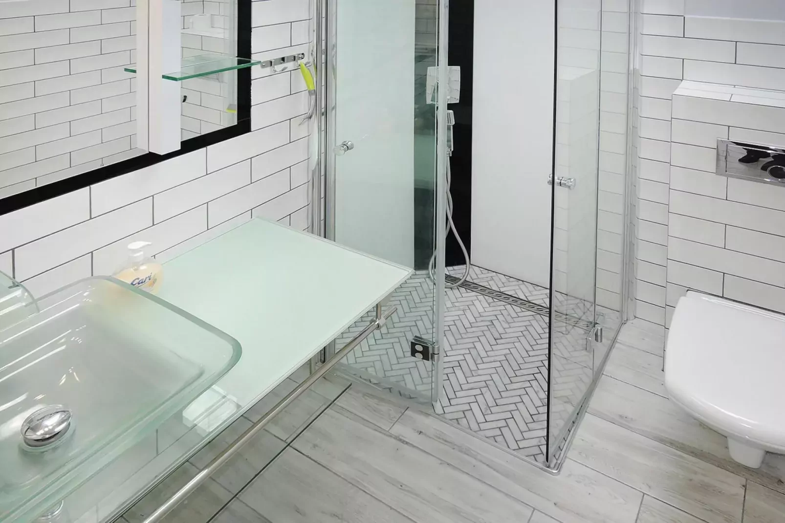 Domek skandynawski z basenem i jacuzzi w Międzywodziu-Badkamer