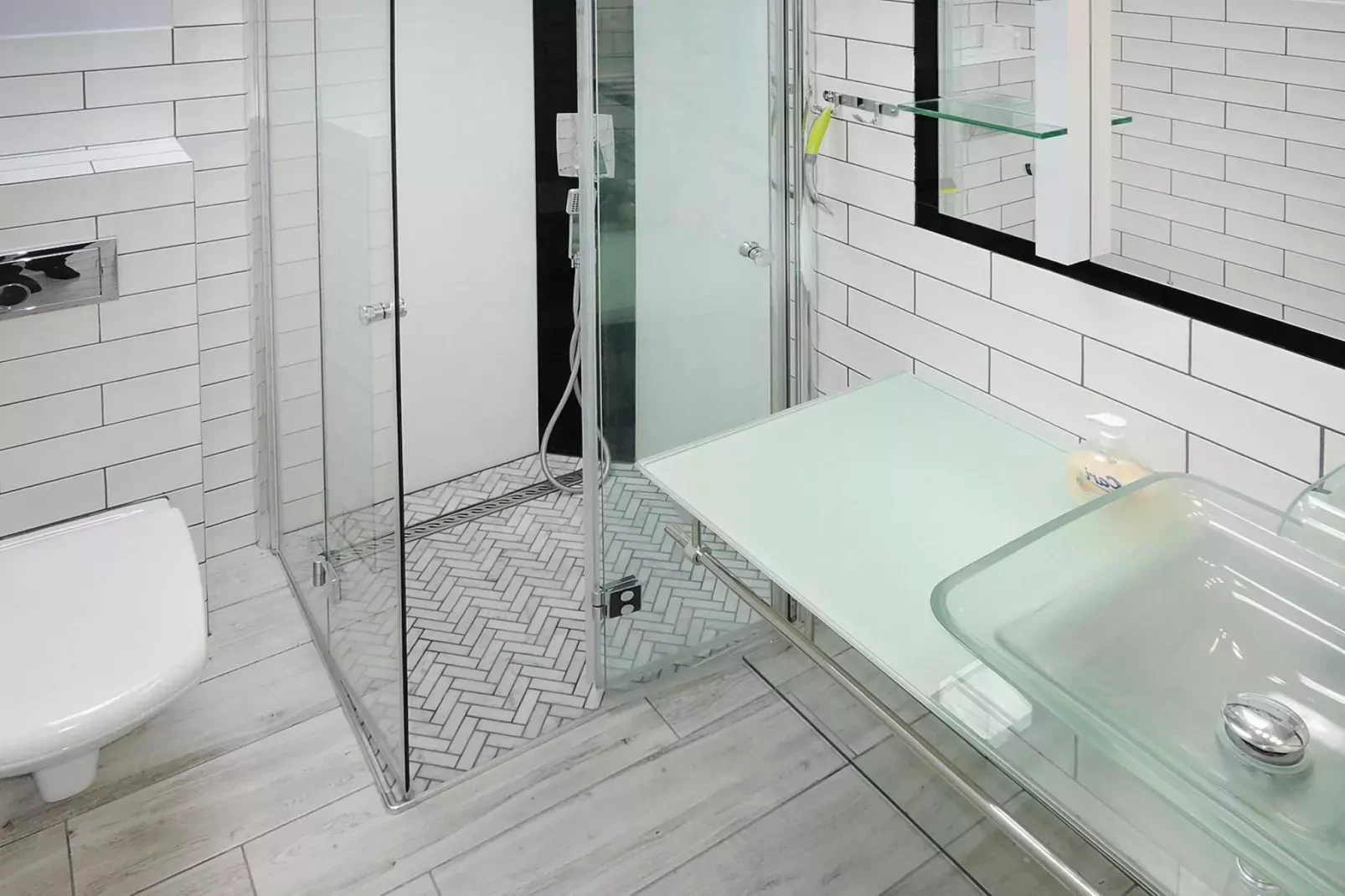 Domek skandynawski z basenem i jacuzzi w Międzywodziu-Badkamer