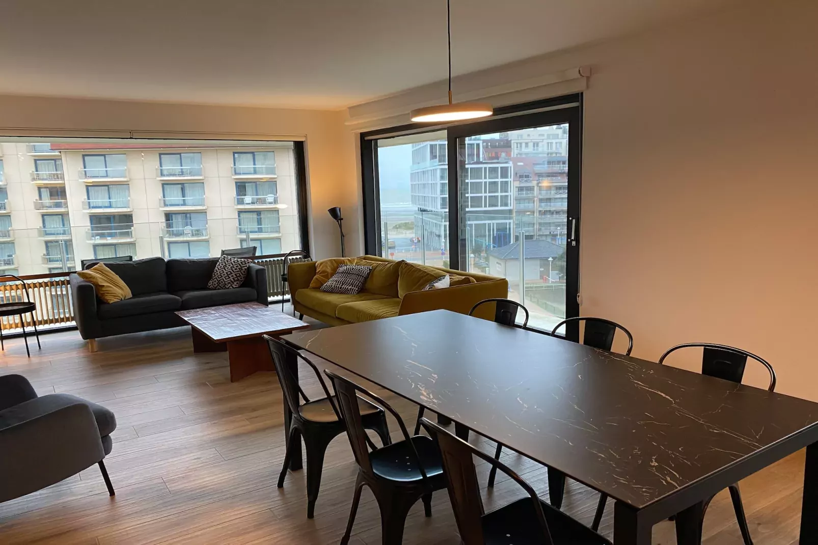NEREIDEN E 168/0502GAR-Eetkamer
