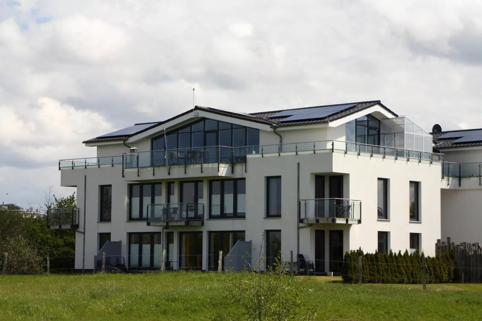 Appartementhaus Calmsailing Börgerende-Appartement 23 Meerblick 2 OG-Buitenkant zomer