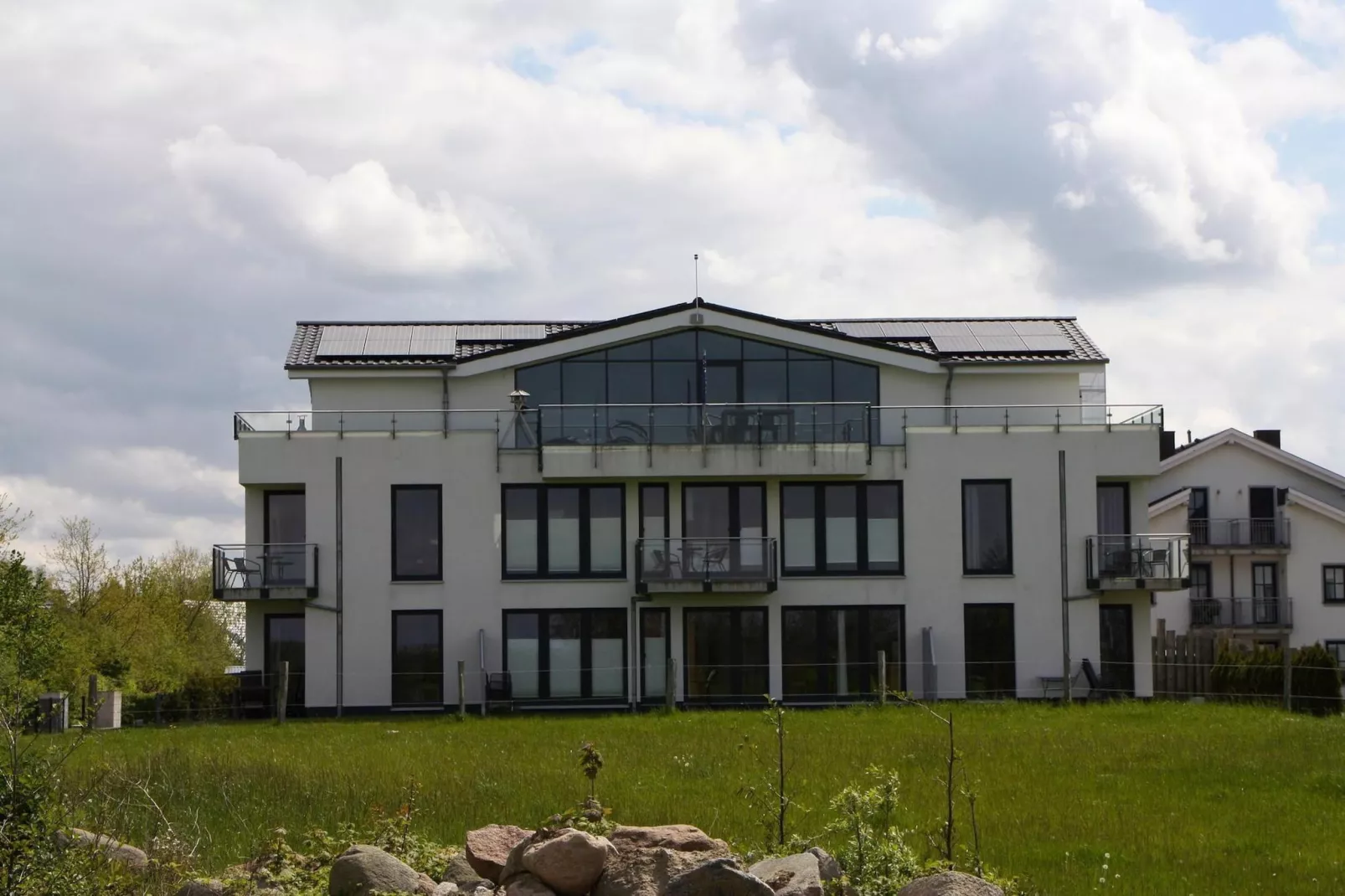 Appartementhaus Calmsailing Börgerende-Appartement 23 Meerblick 2 OG-Buitenkant zomer
