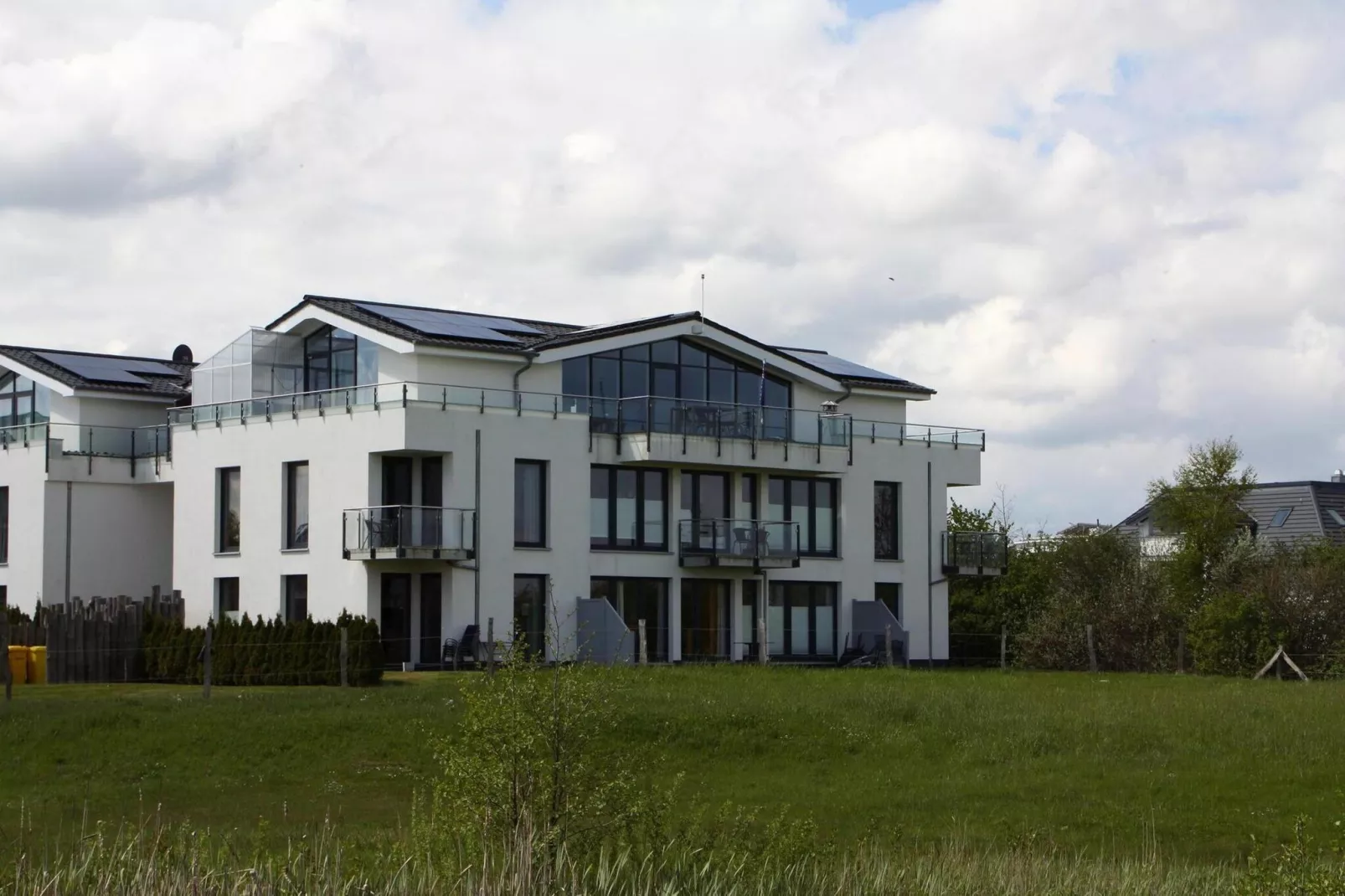 Appartementhaus Calmsailing Börgerende-Appartement 23 Meerblick 2 OG-Buitenkant zomer