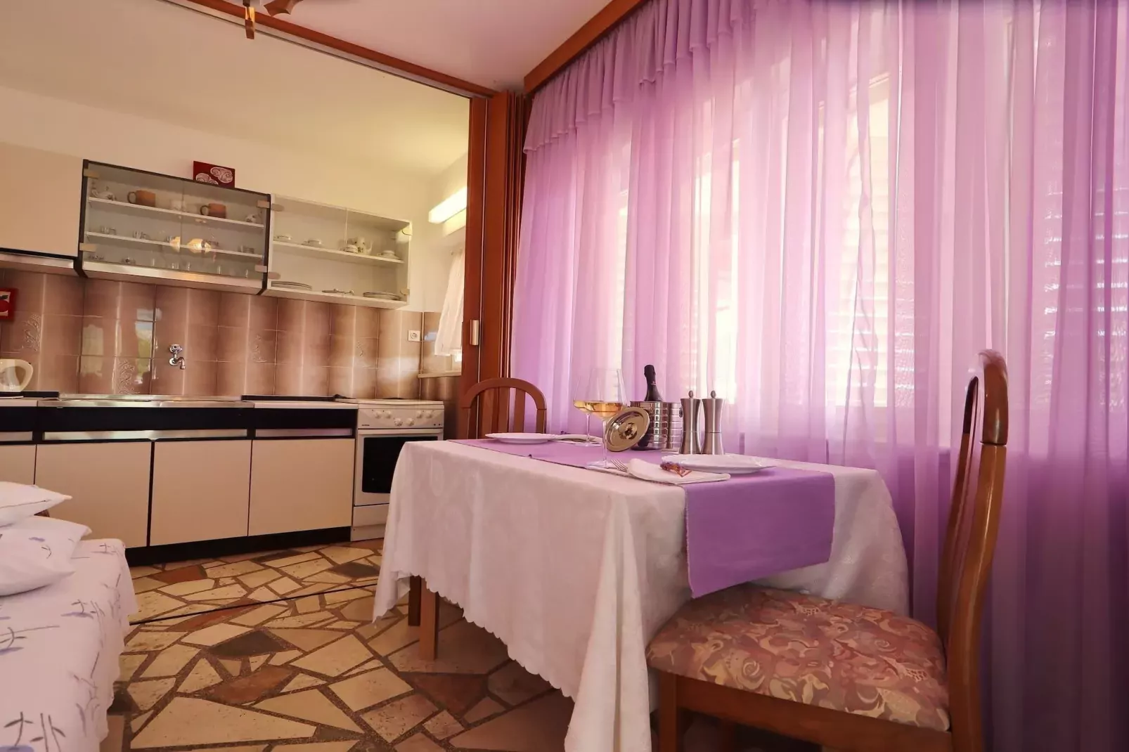 Apartments Villa Marijana - Standard One Bedroom Apartment with Terrace and Garden View (Marijana 4)-Eetkamer