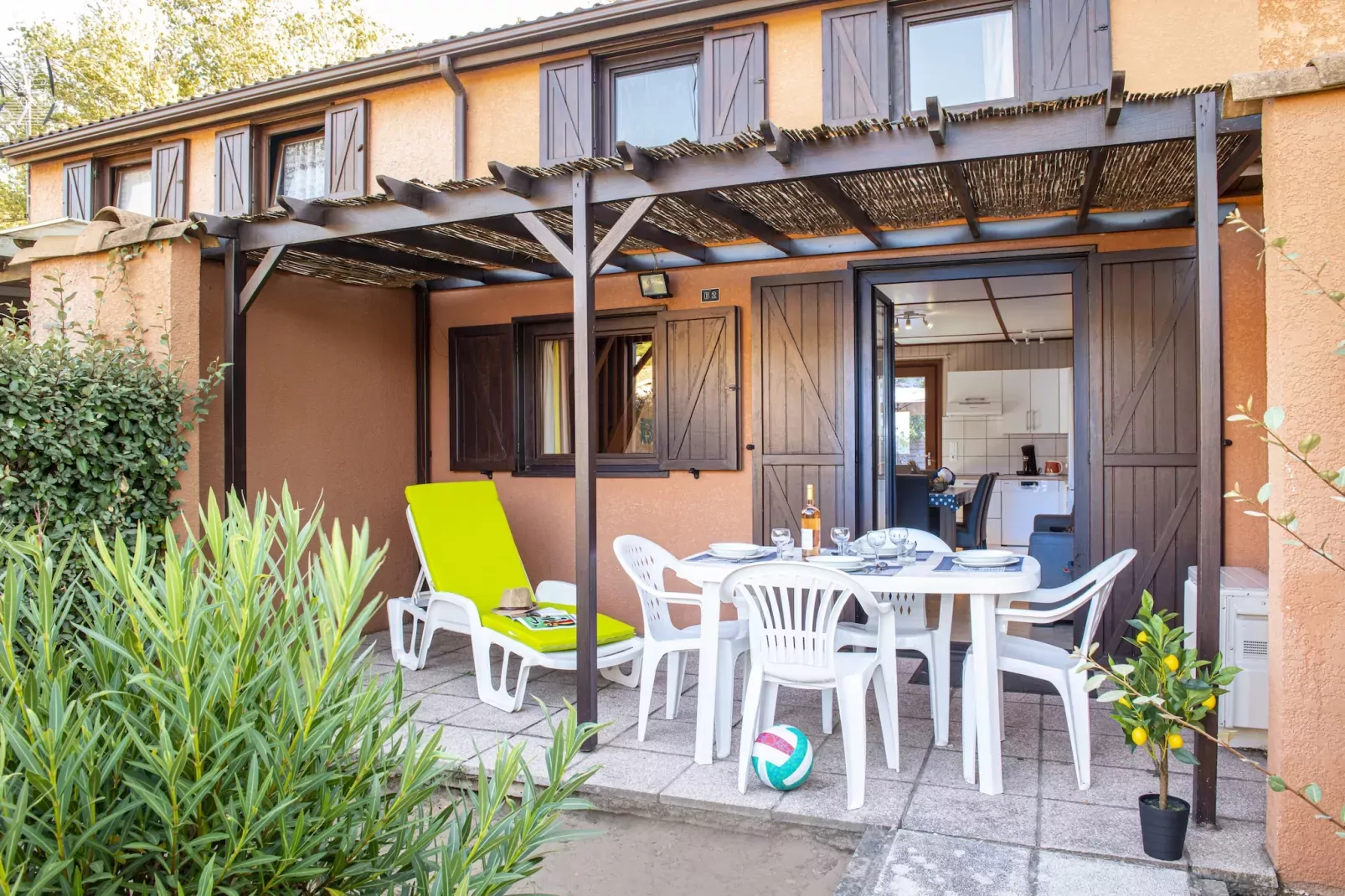 Domaine Les Tamaris et Les Portes du Soleil Portiragnes // Maison standard 3 chambres 7 pers-Buitenkant zomer