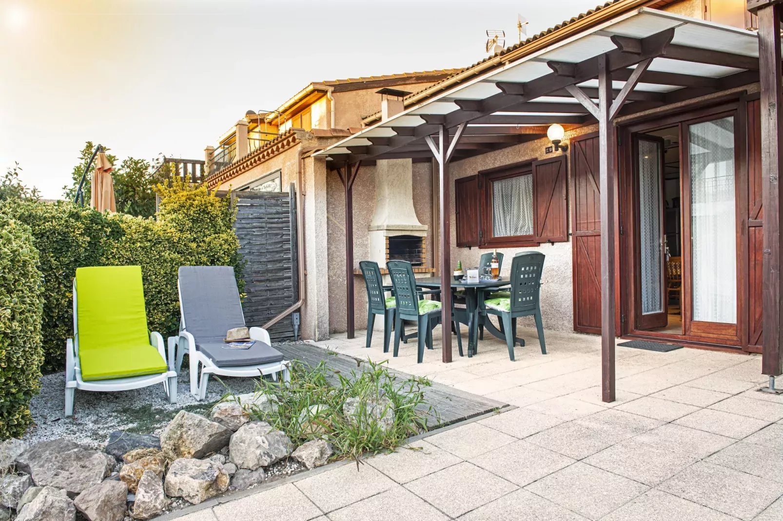 Domaine Les Tamaris et Les Portes du Soleil Portiragnes // Maison standard 3 chambres 7 pers-Buitenkant zomer