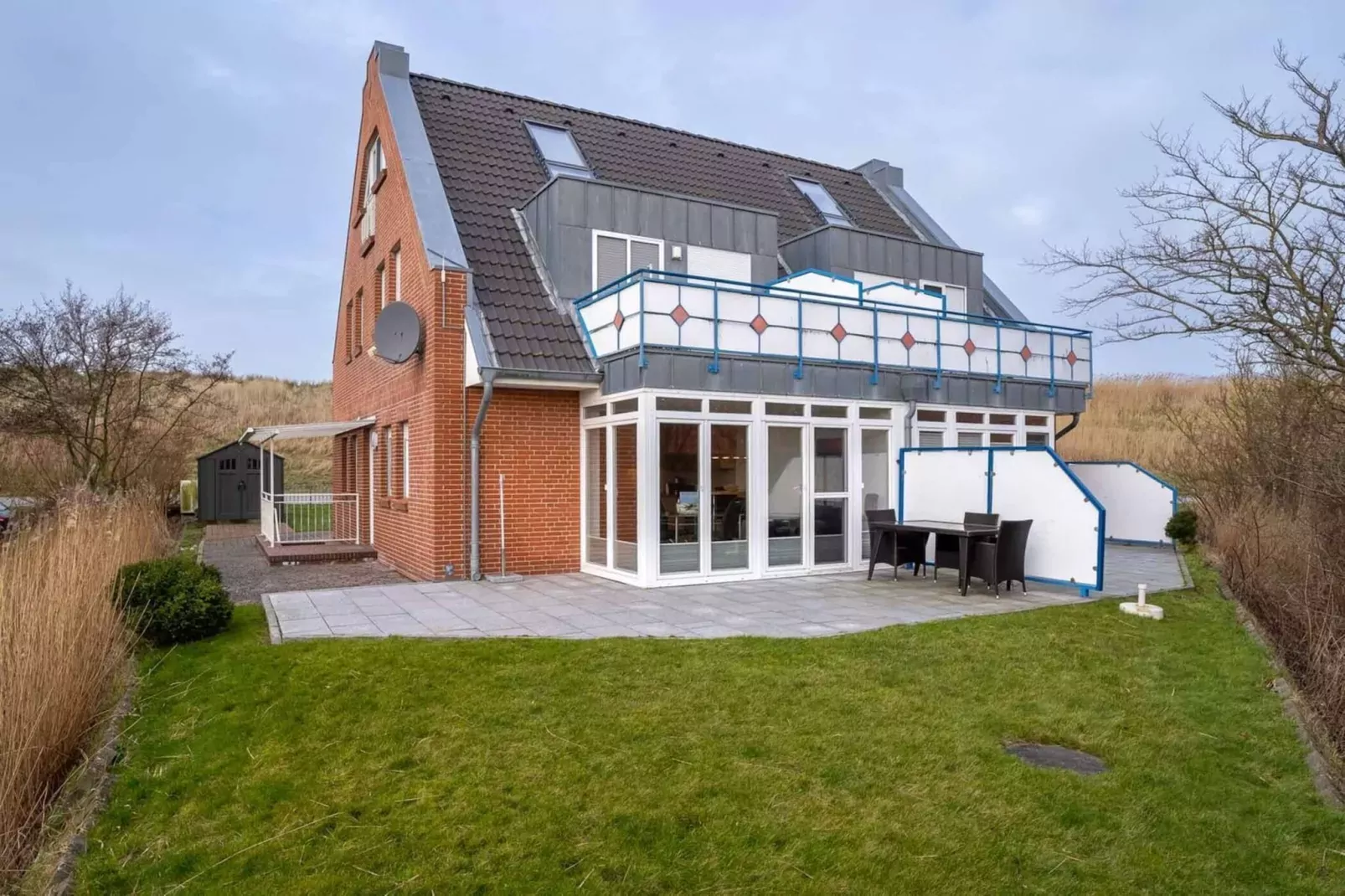 Haus Eriel EG rechts-Buitenkant zomer