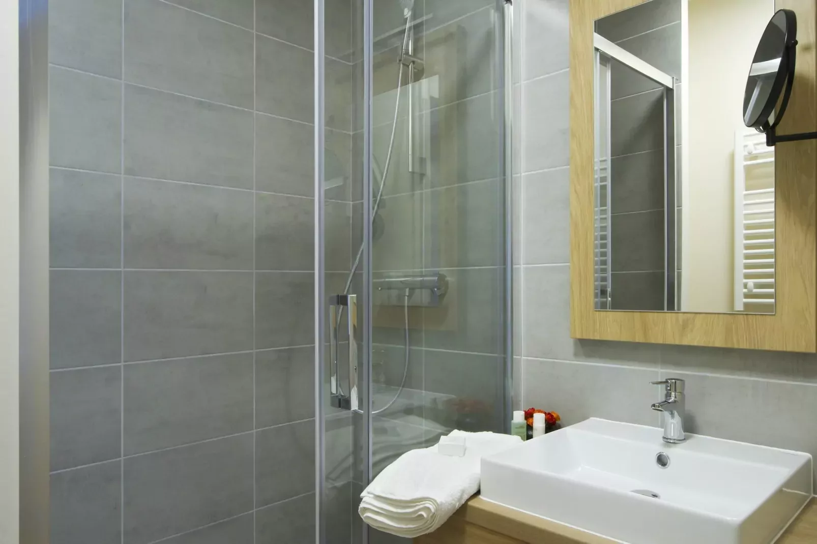 Résidence l'Éclose 6-Badkamer