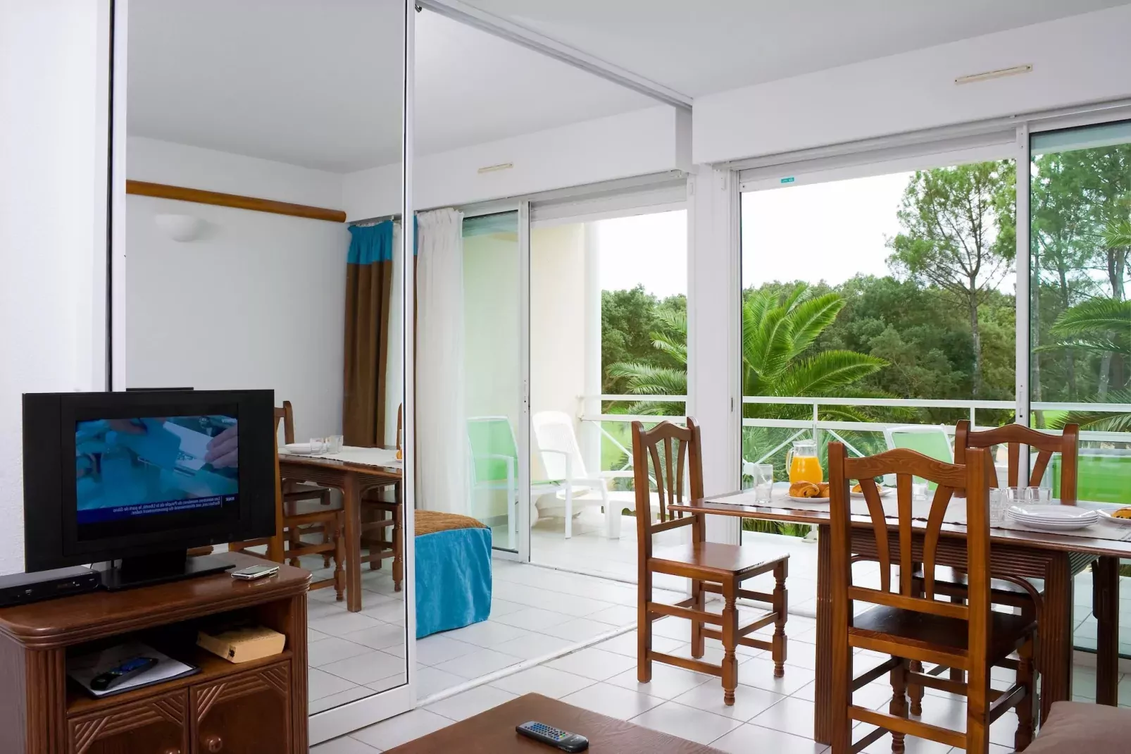 Les Appartements de Moliets 3-Eetkamer