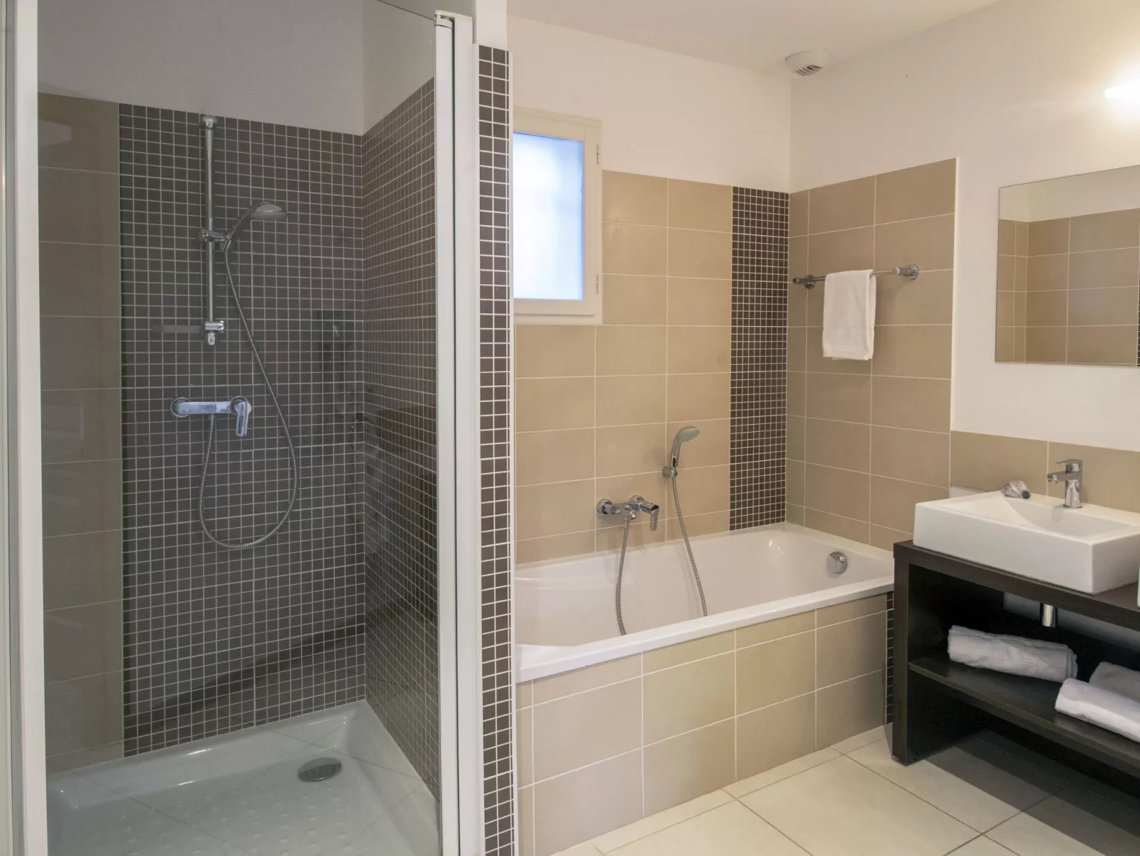 Le Clos Savornin V8IC-Binnen
