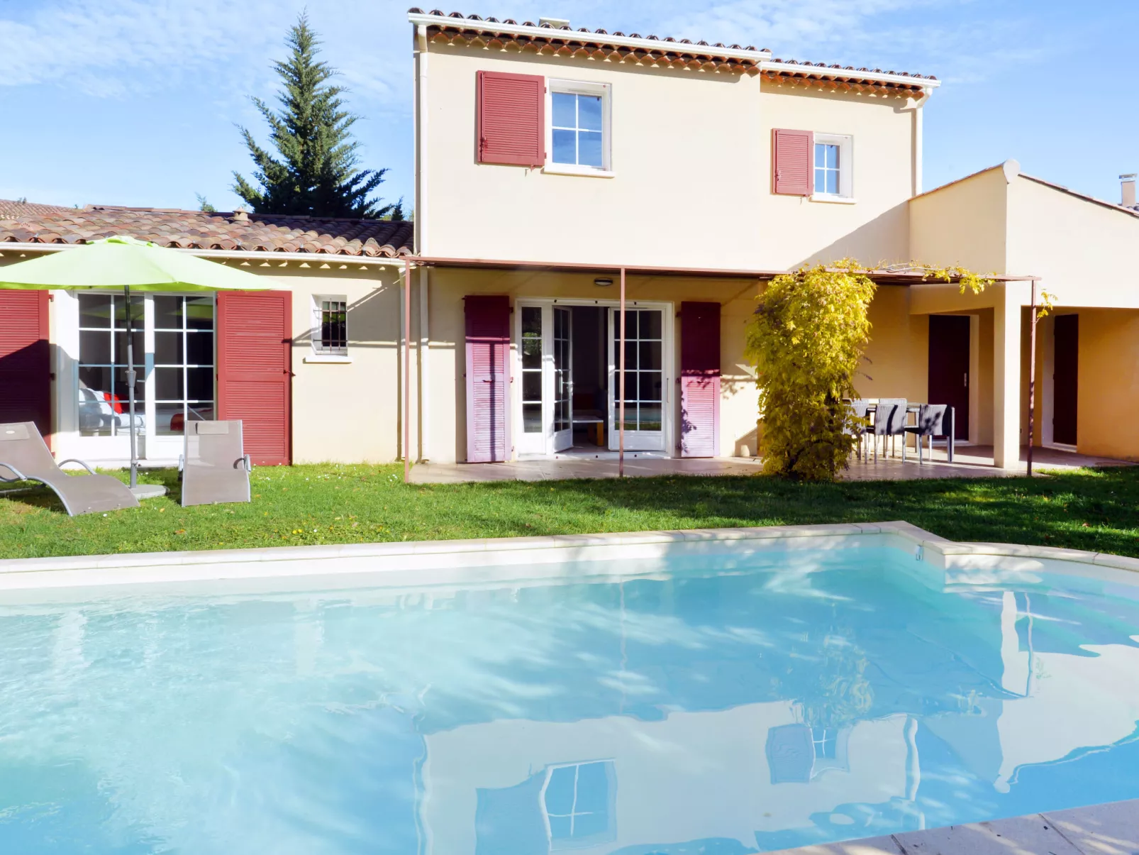 Le Clos Savornin V8ID-Buiten