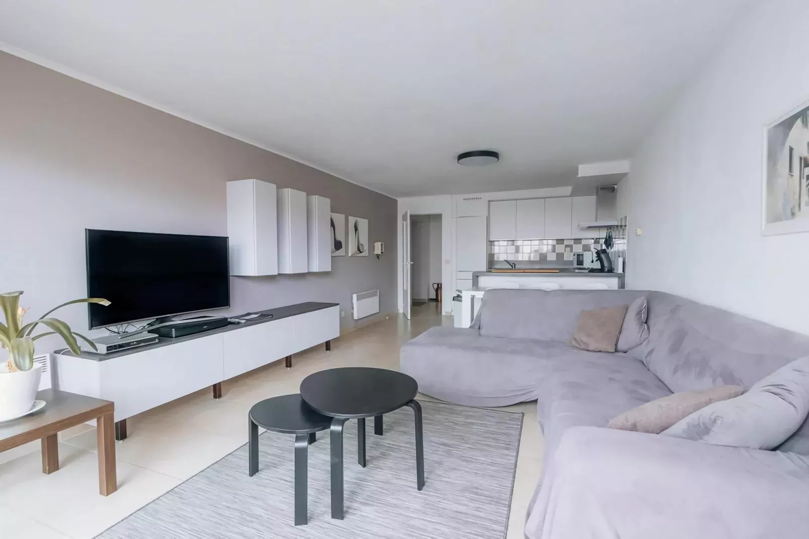 PLAZA I/2811-Woonkamer
