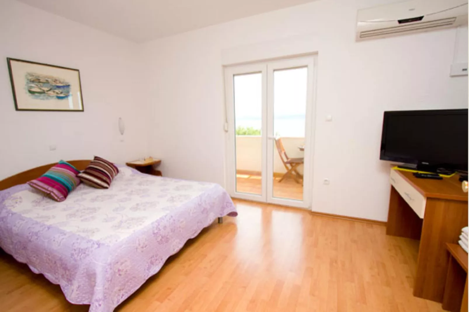 Shared pool apartment David - first floor-Slaapkamer
