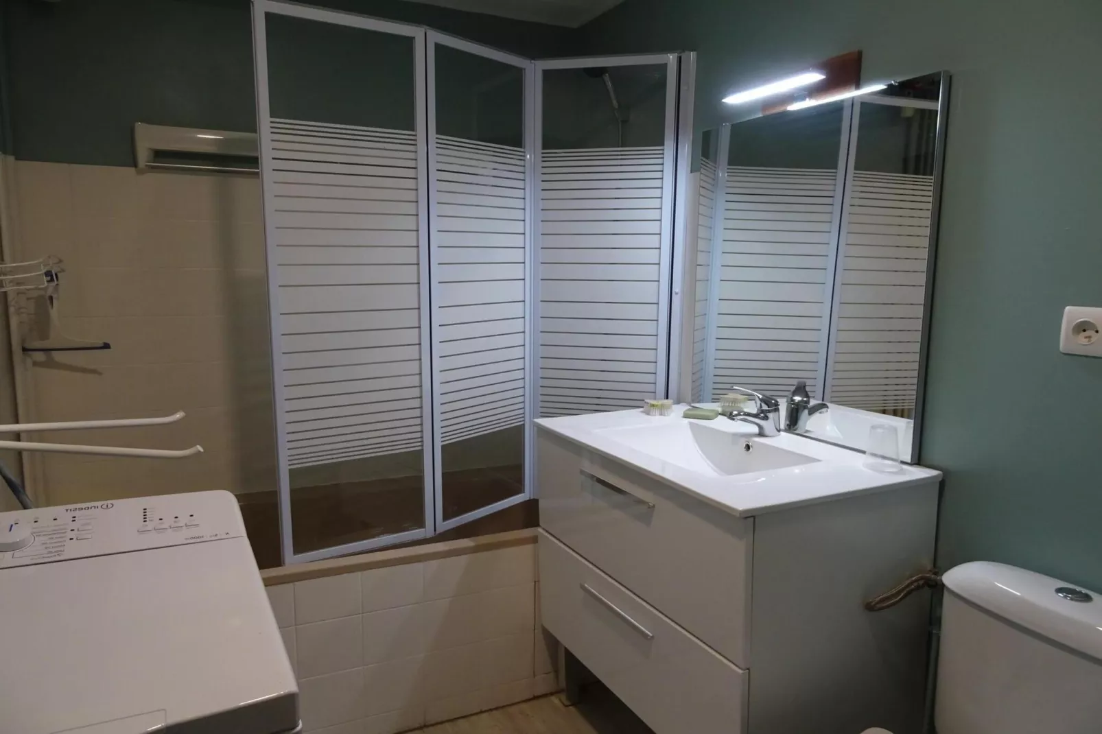 Studio apartment Plougasnou-Badkamer