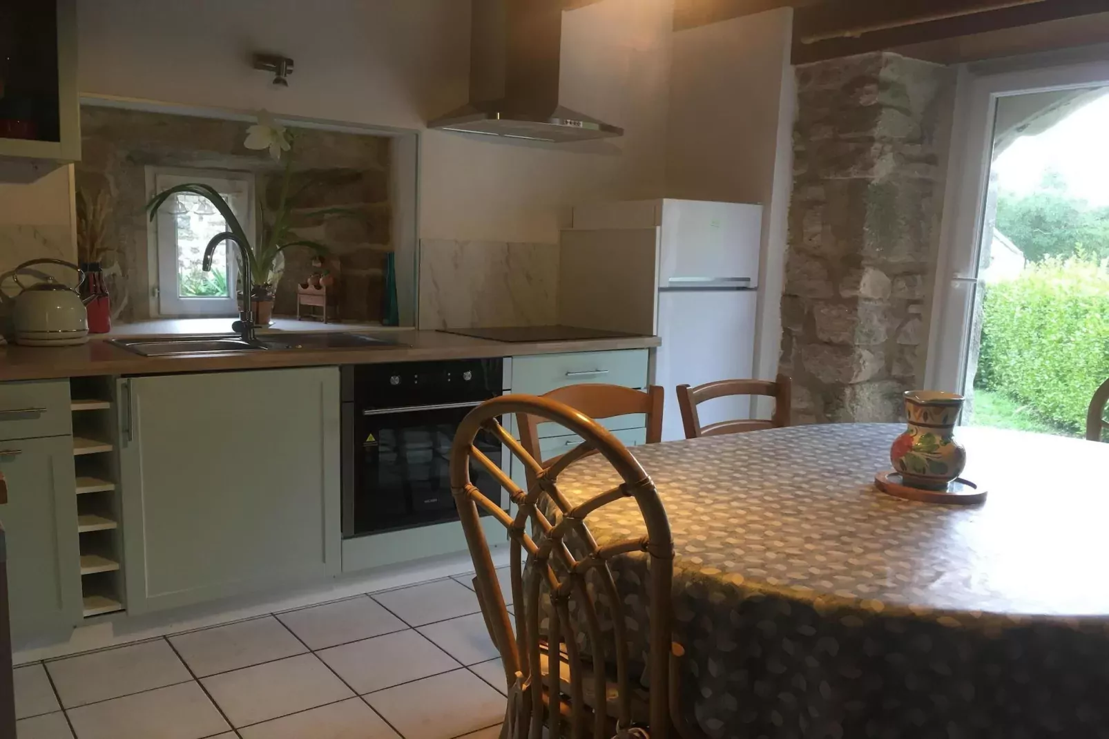 Holiday home Plouhinec-Eetkamer