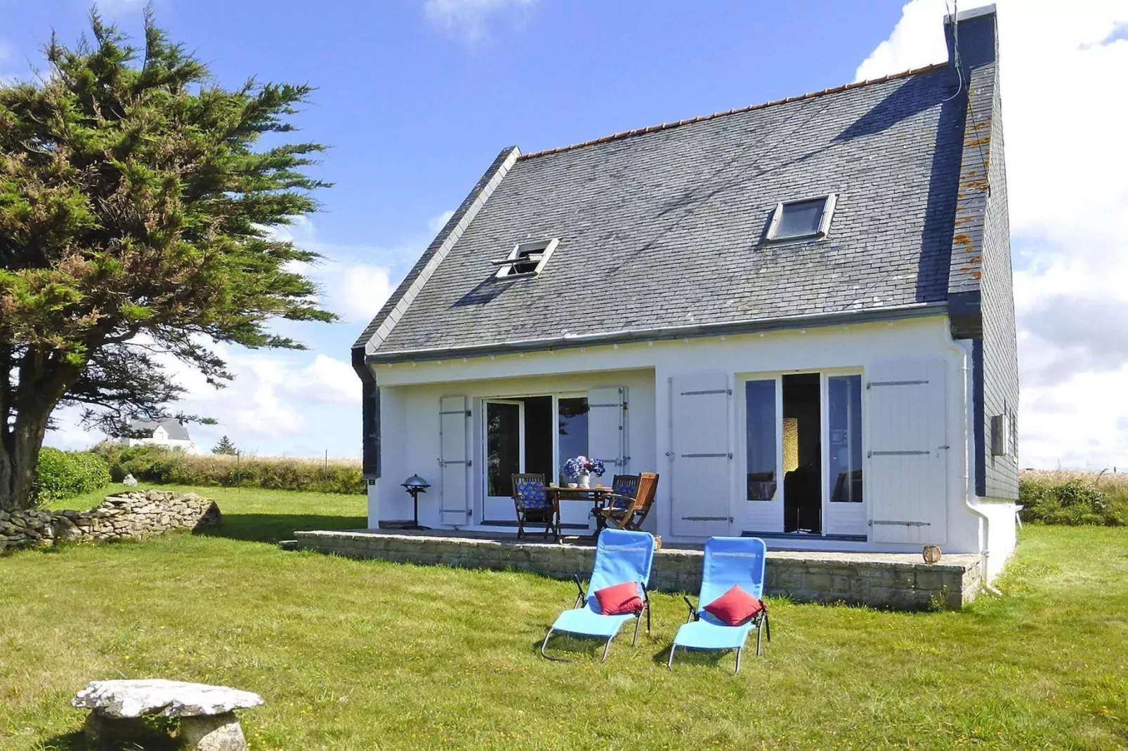 Holiday home Plozévet-Buitenkant zomer