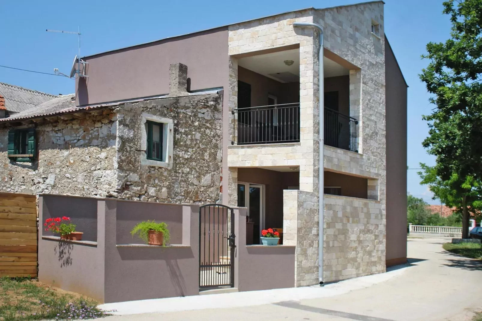 Holiday home, Privlaka-Ferienhaus Ruza, ca. 90 qm, bei Belegung mit 1-4 Personen-Buitenkant zomer