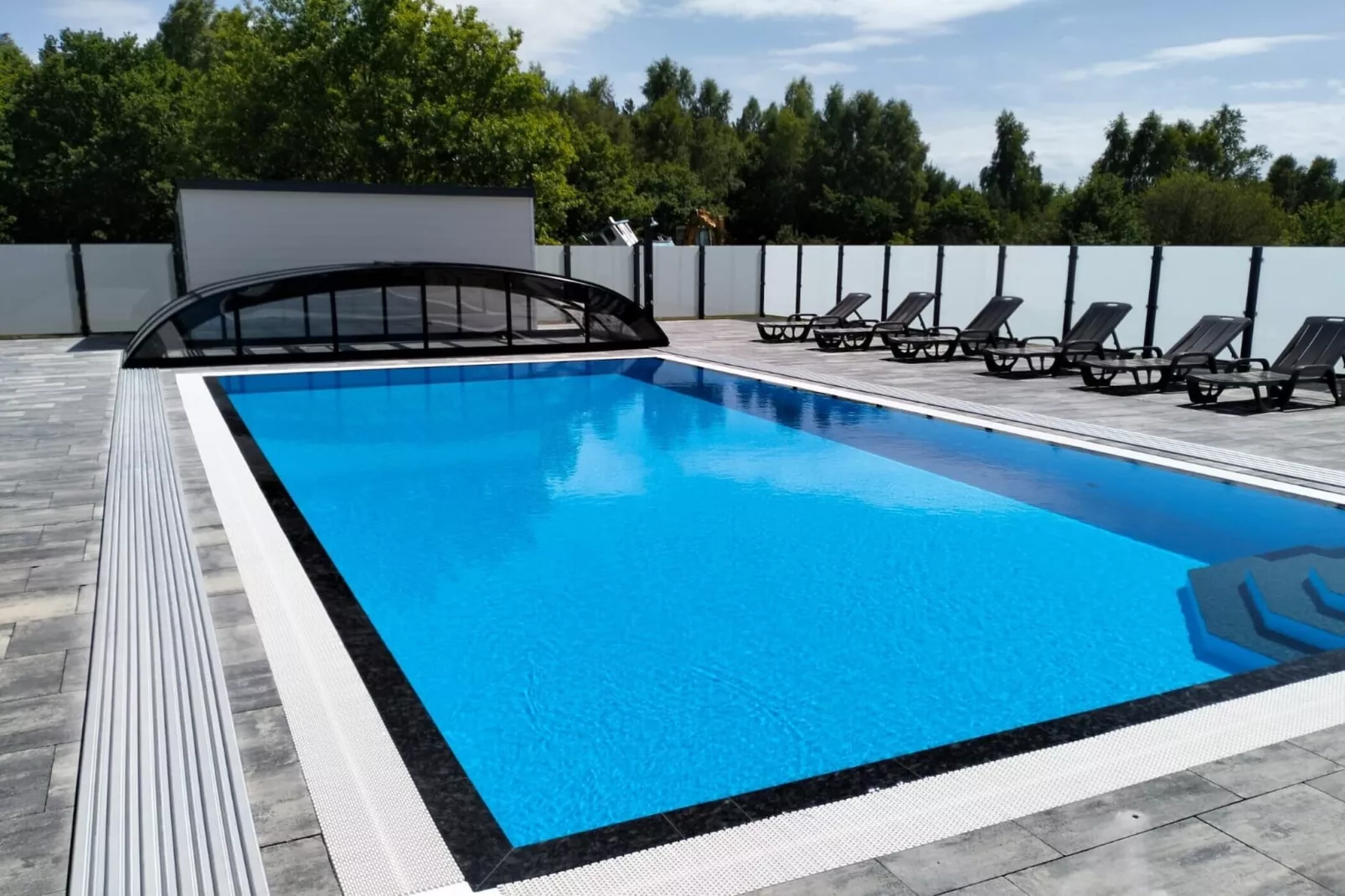 poolofhouse