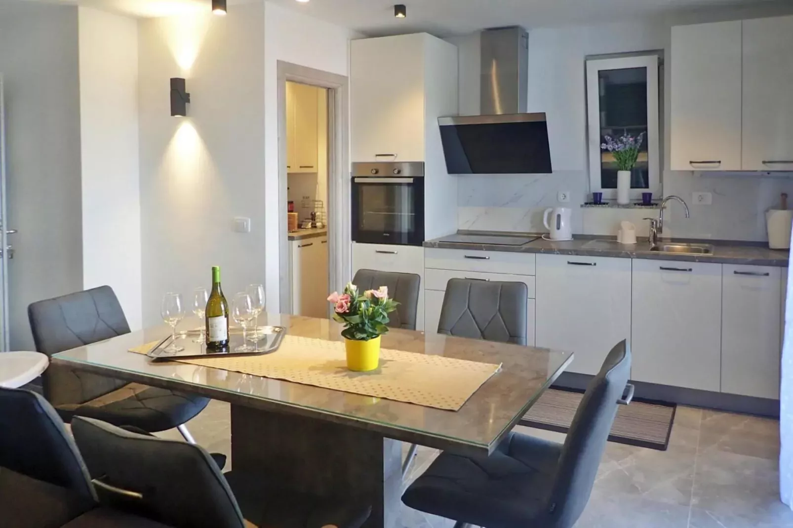 Holiday home Sole Maslenica-SD-160 -7 Pers-Eetkamer