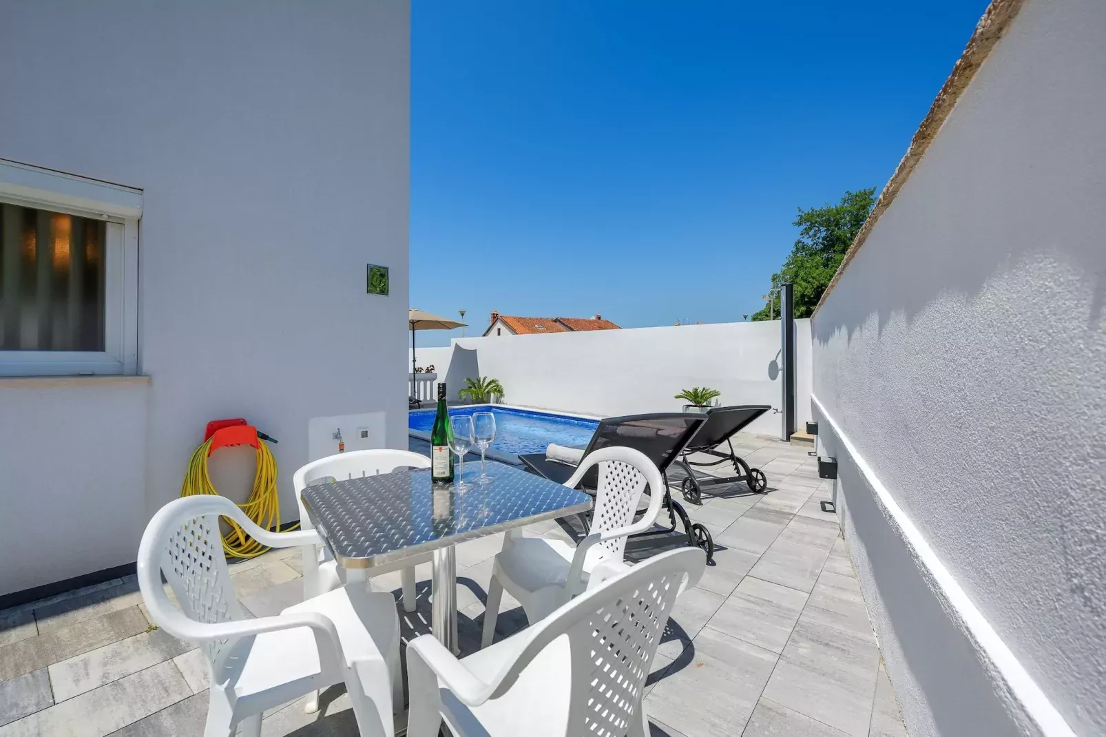 Apartment Vedran with heated pool, near Porec-Terrasbalkon