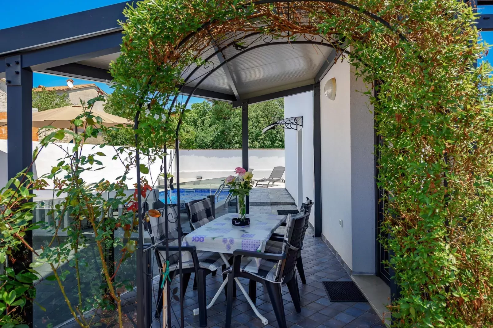 Apartment Vedran with heated pool, near Porec-Terrasbalkon