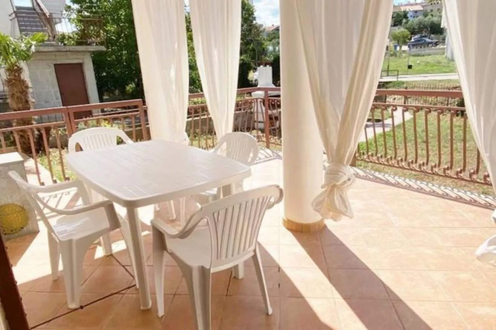 Apartment Iris-Terrasbalkon