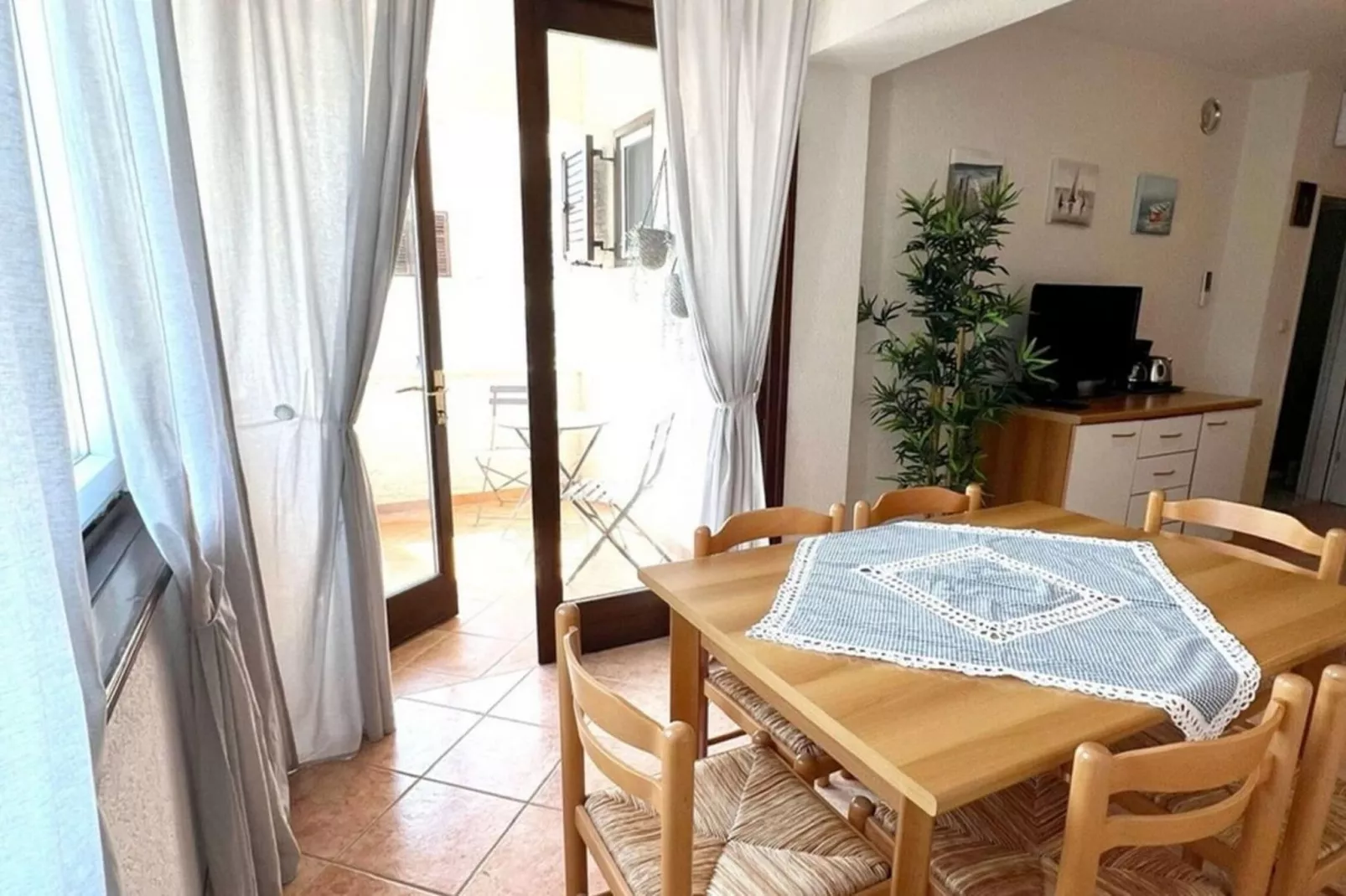 Apartment Rosa-Eetkamer