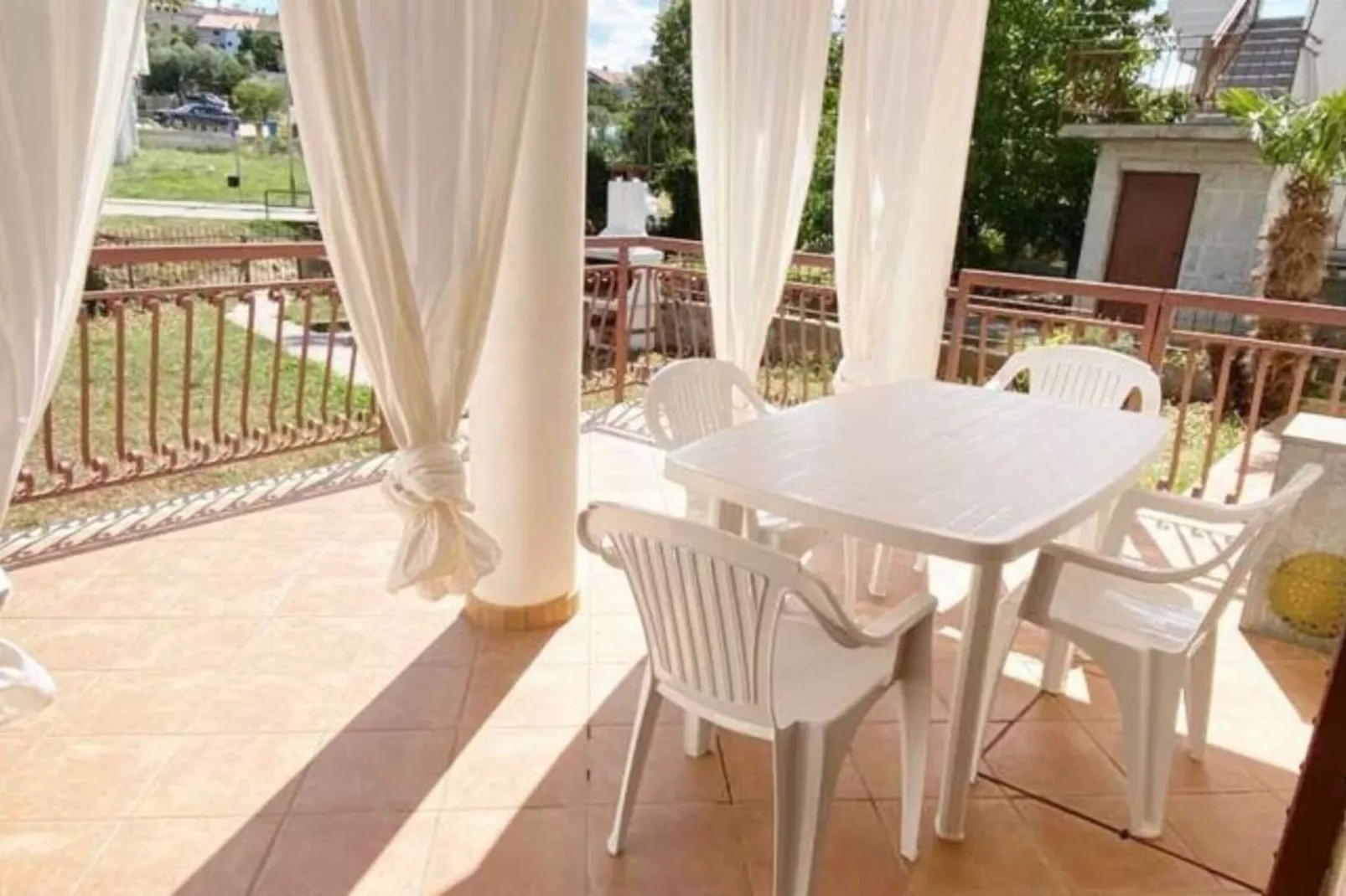 Apartment Rosa-Terrasbalkon