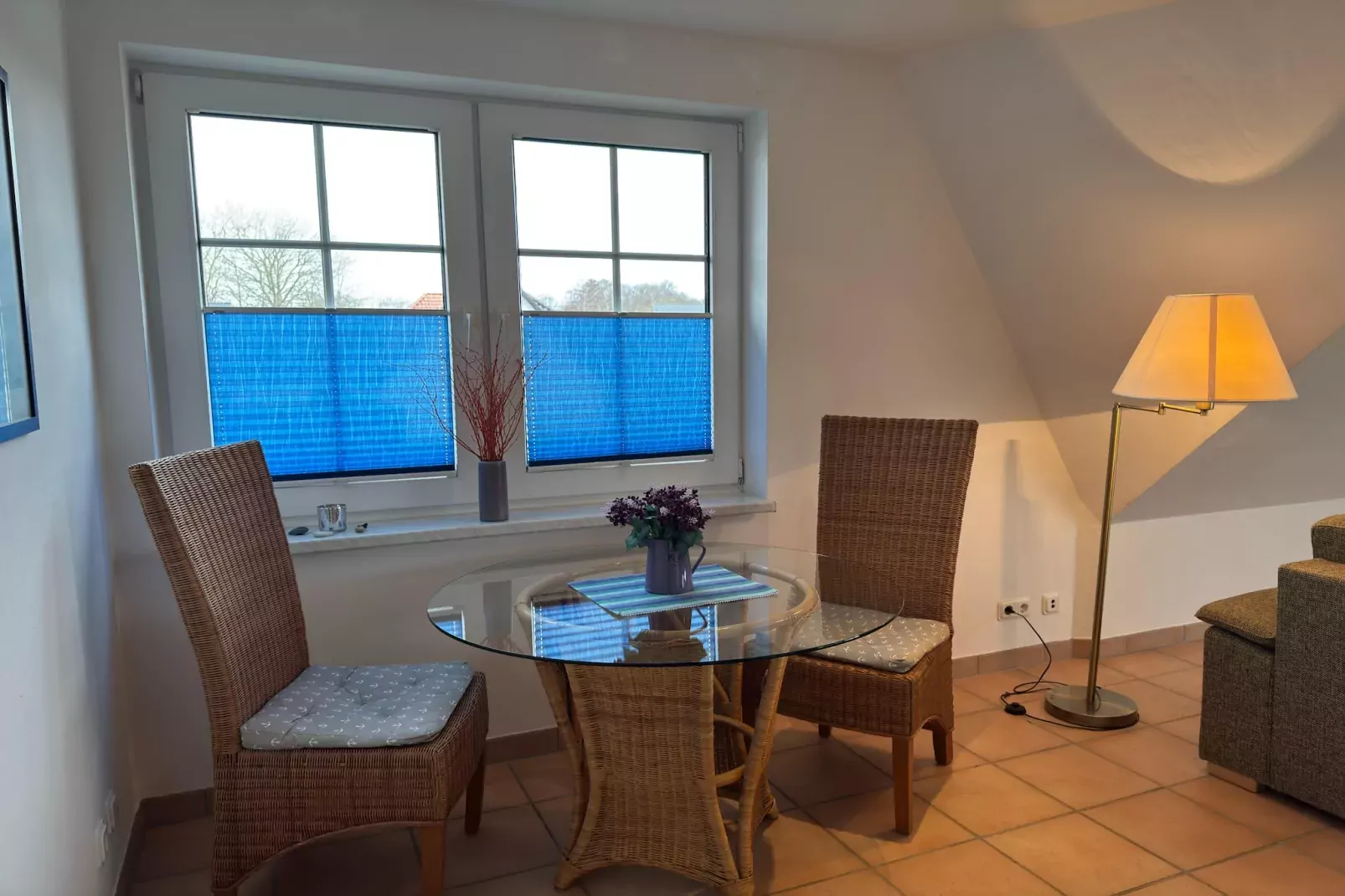 Arko 5 strandnah mit Balkon-Woonkamer