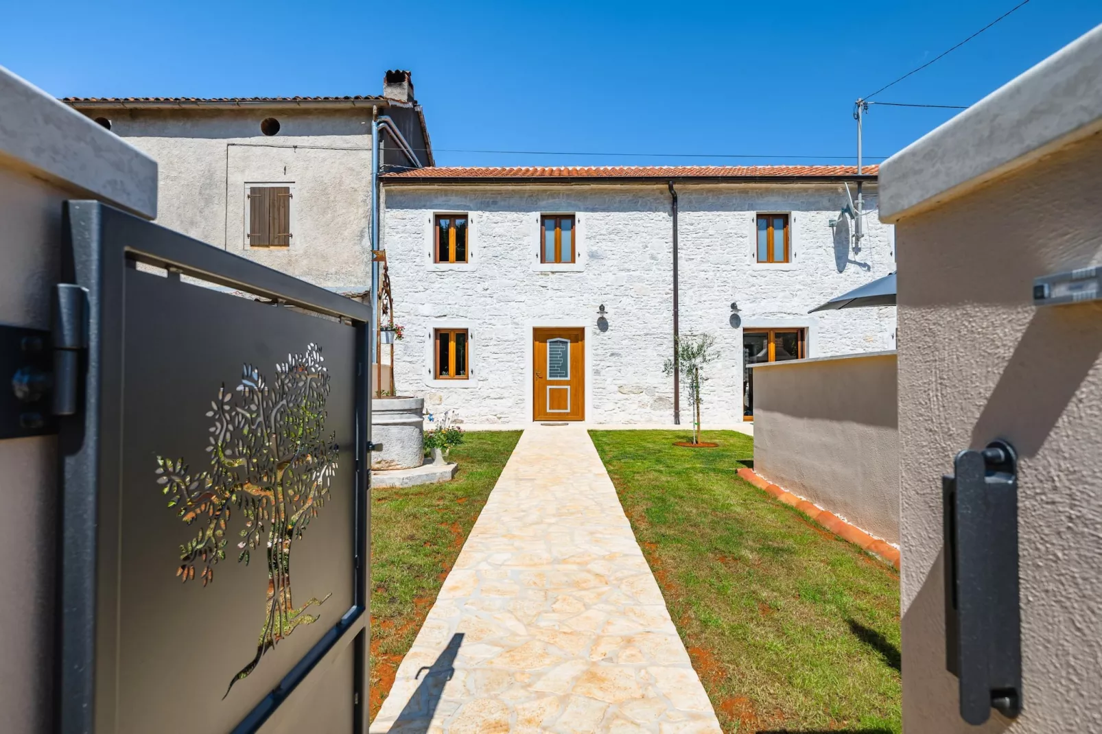 Casa Simona-Buitenkant zomer