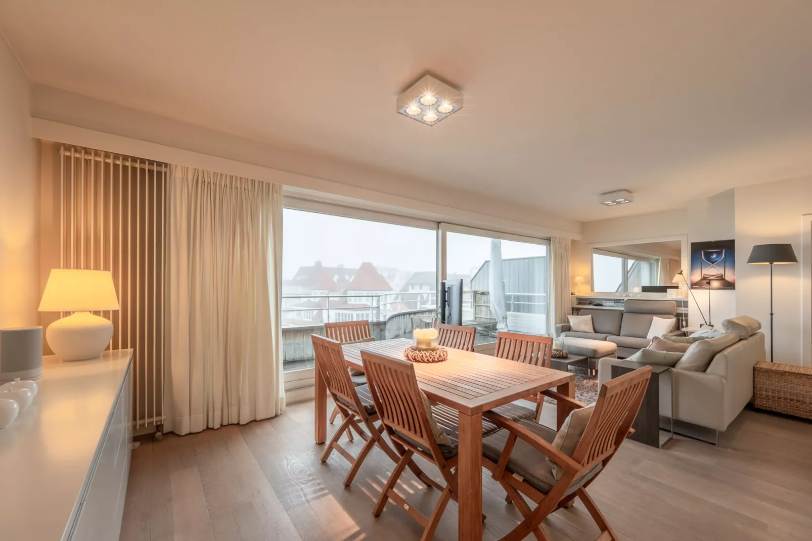 Residence Long Beach-44-Eetkamer