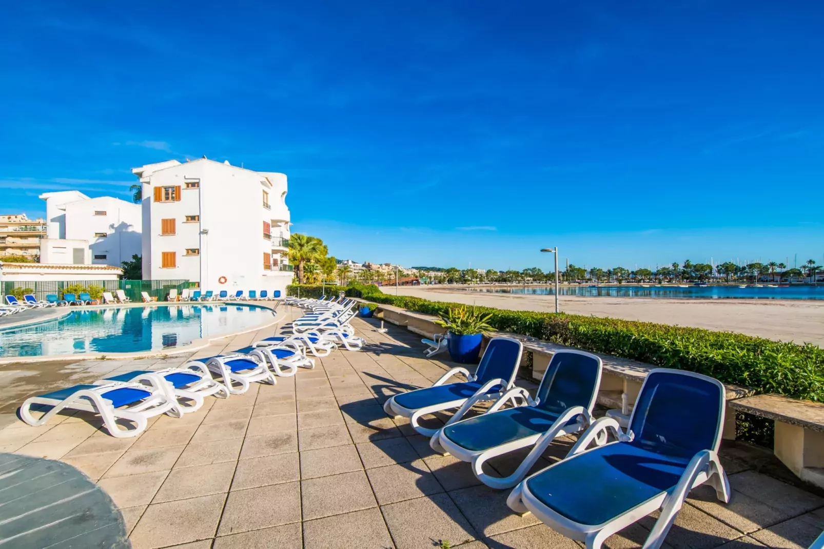 Blue Bay-Buitenkant zomer