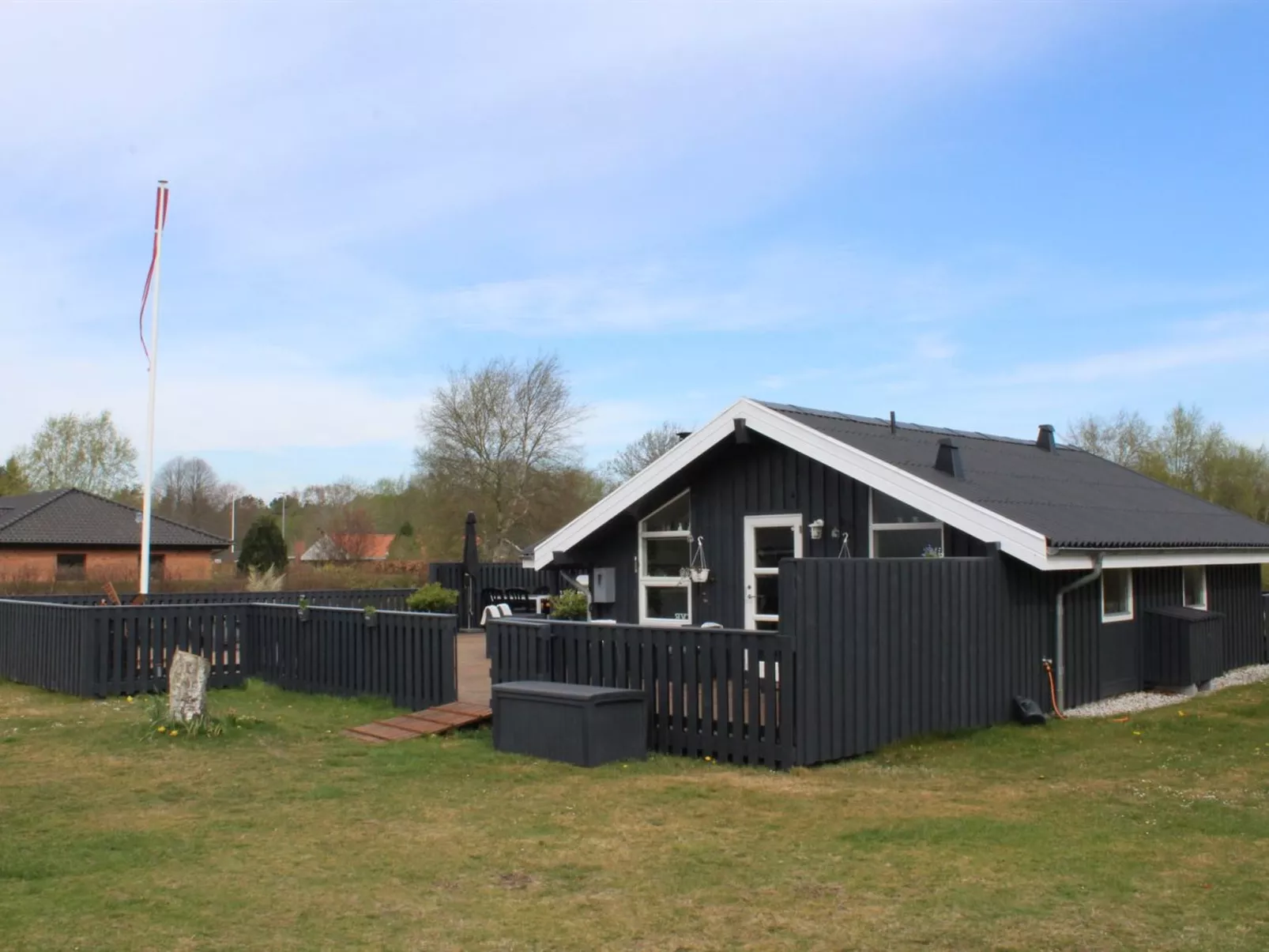 "Bryti" - 500m from the sea-Buiten
