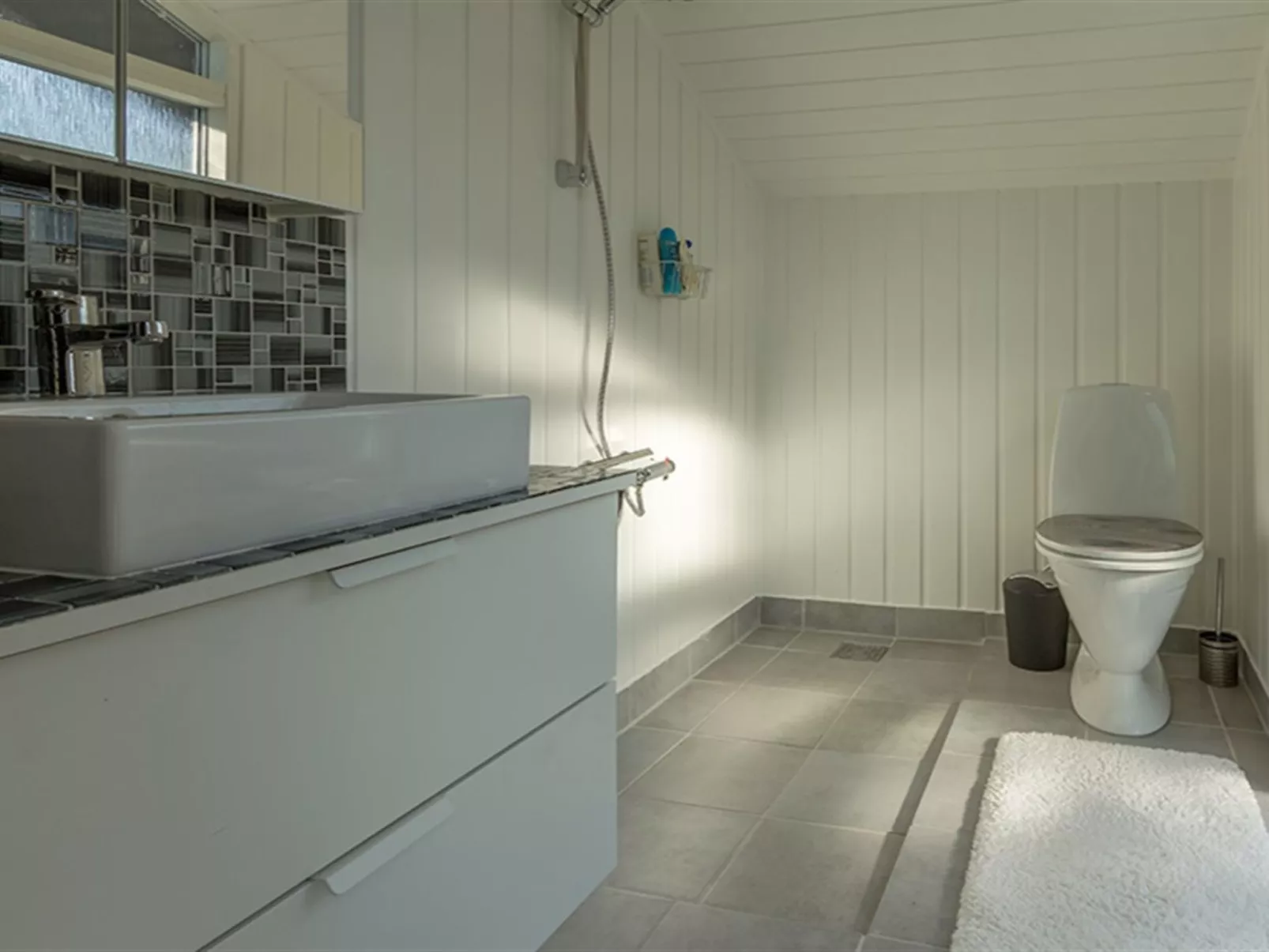 "Bryti" - 500m from the sea-Binnen