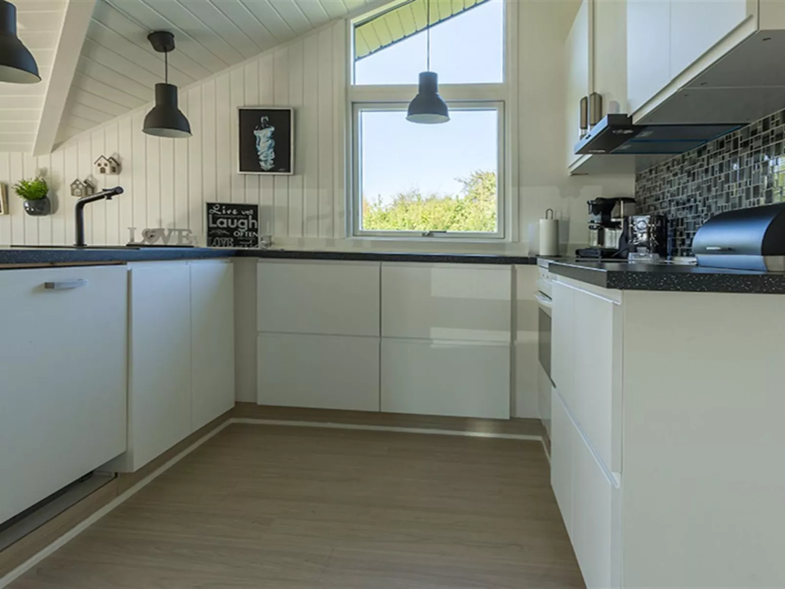 "Bryti" - 500m from the sea-Binnen