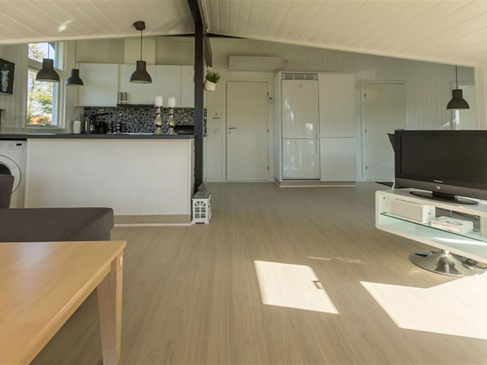 "Bryti" - 500m from the sea-Binnen