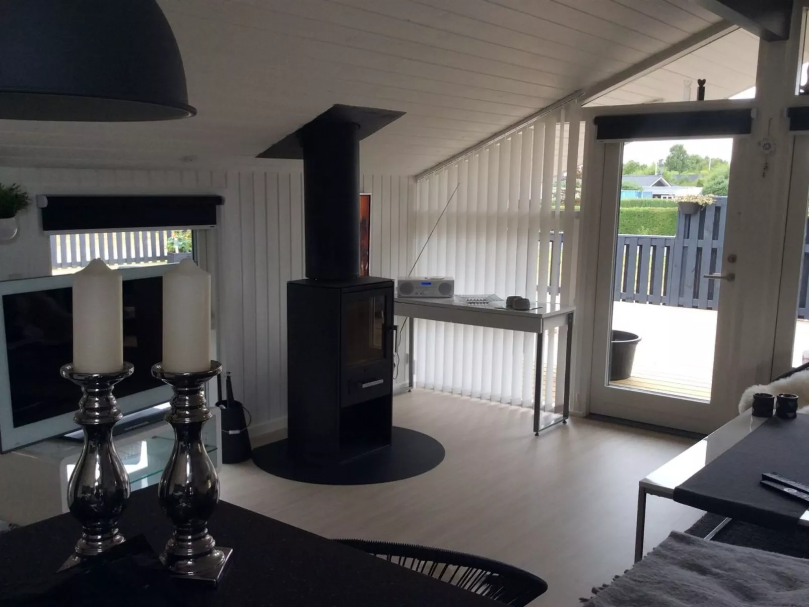"Bryti" - 500m from the sea-Buiten