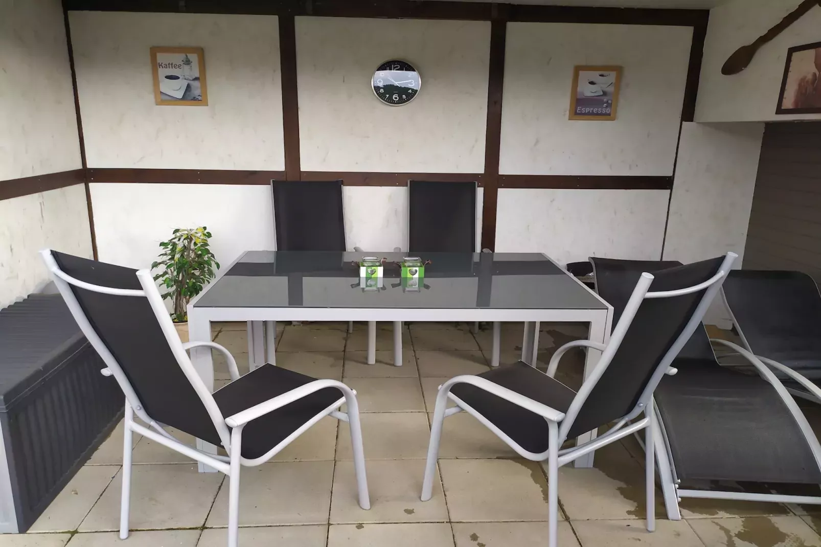 Vakantiehuis aan het Hennermeer met terras-Terrasbalkon